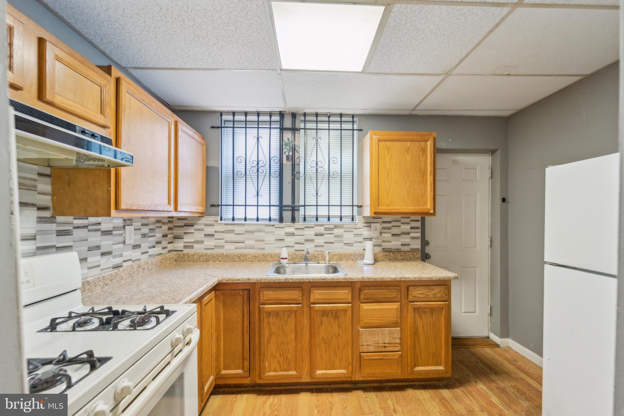 HIGHLANDTOWN - Residential Lease