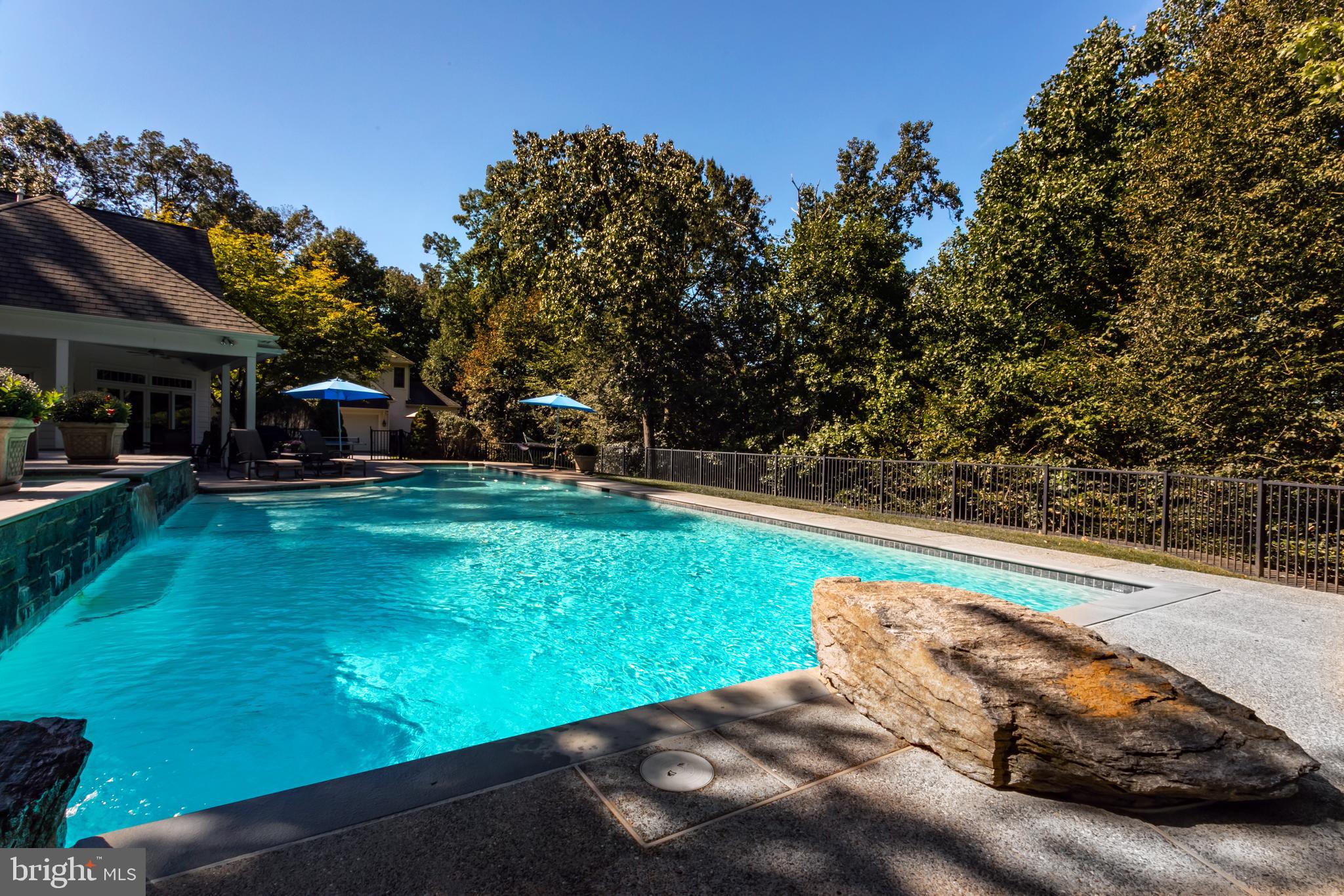 HIDDEN COVE - Residential