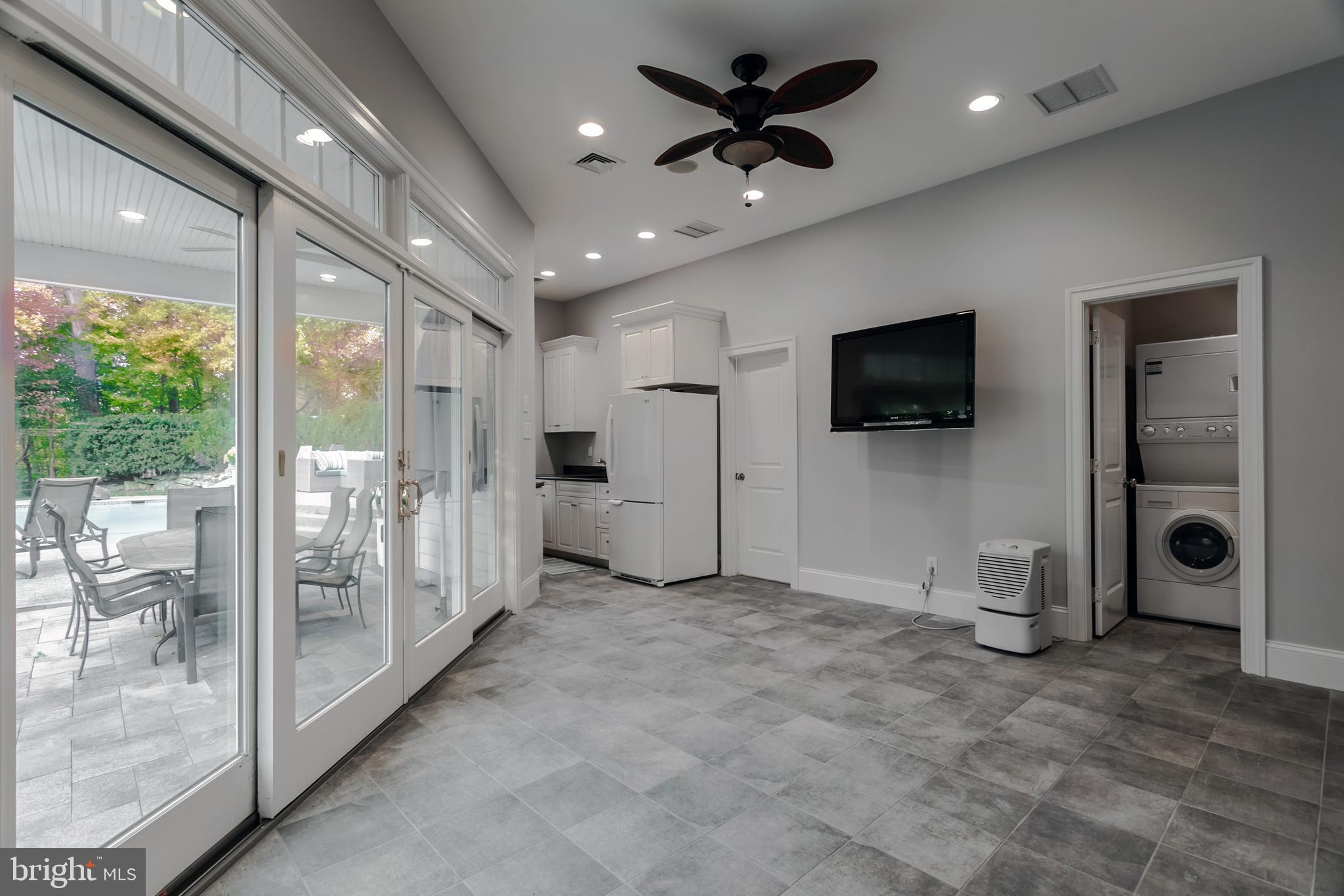 HIDDEN COVE - Residential