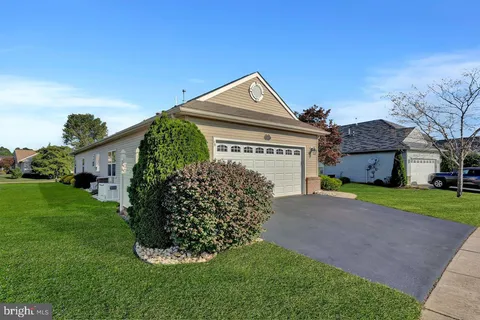 15 Lorenzo Road, Manchester Township, NJ MLS: NJOC2037618