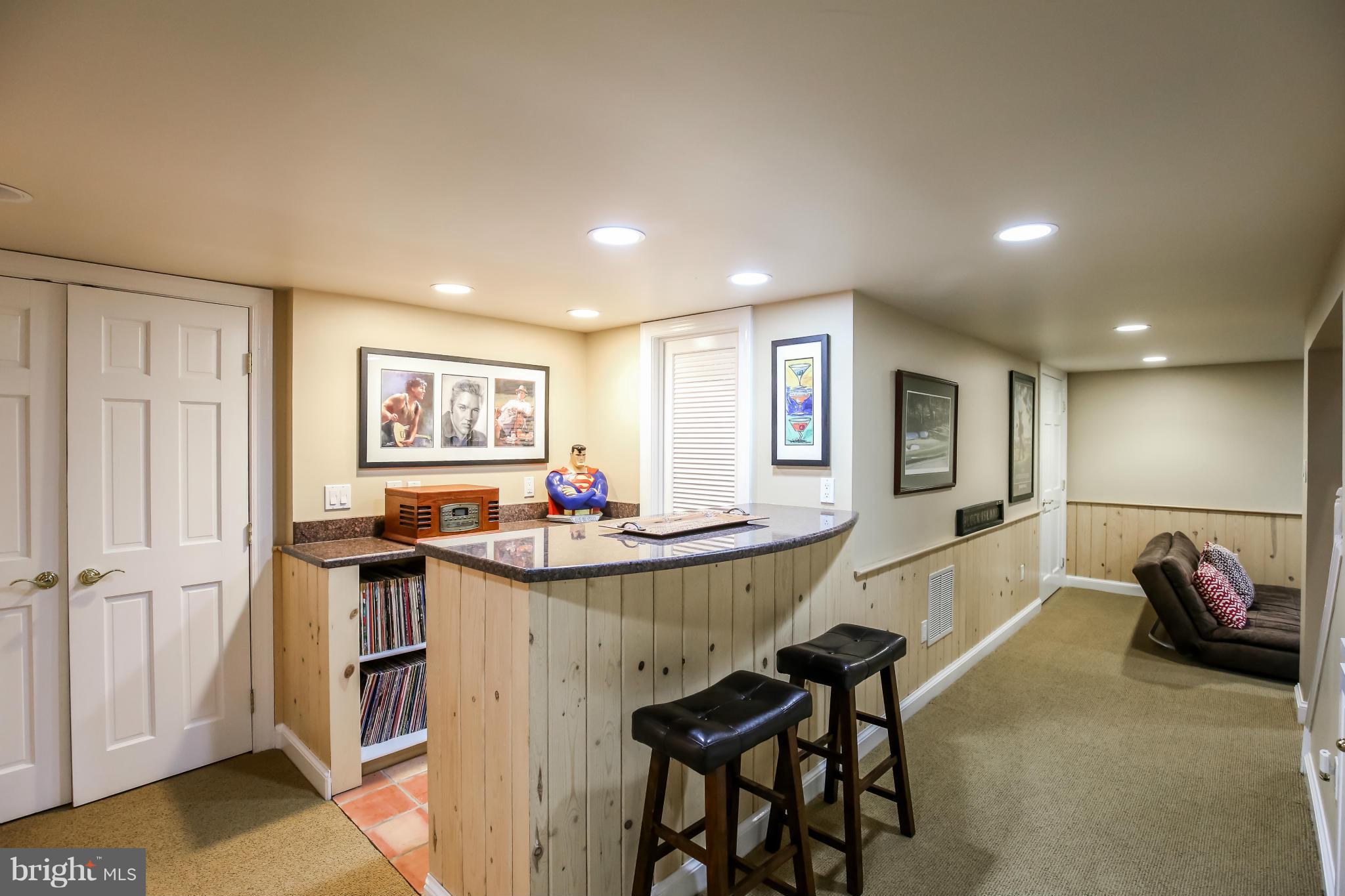 WHITEHALL MANOR - Residential