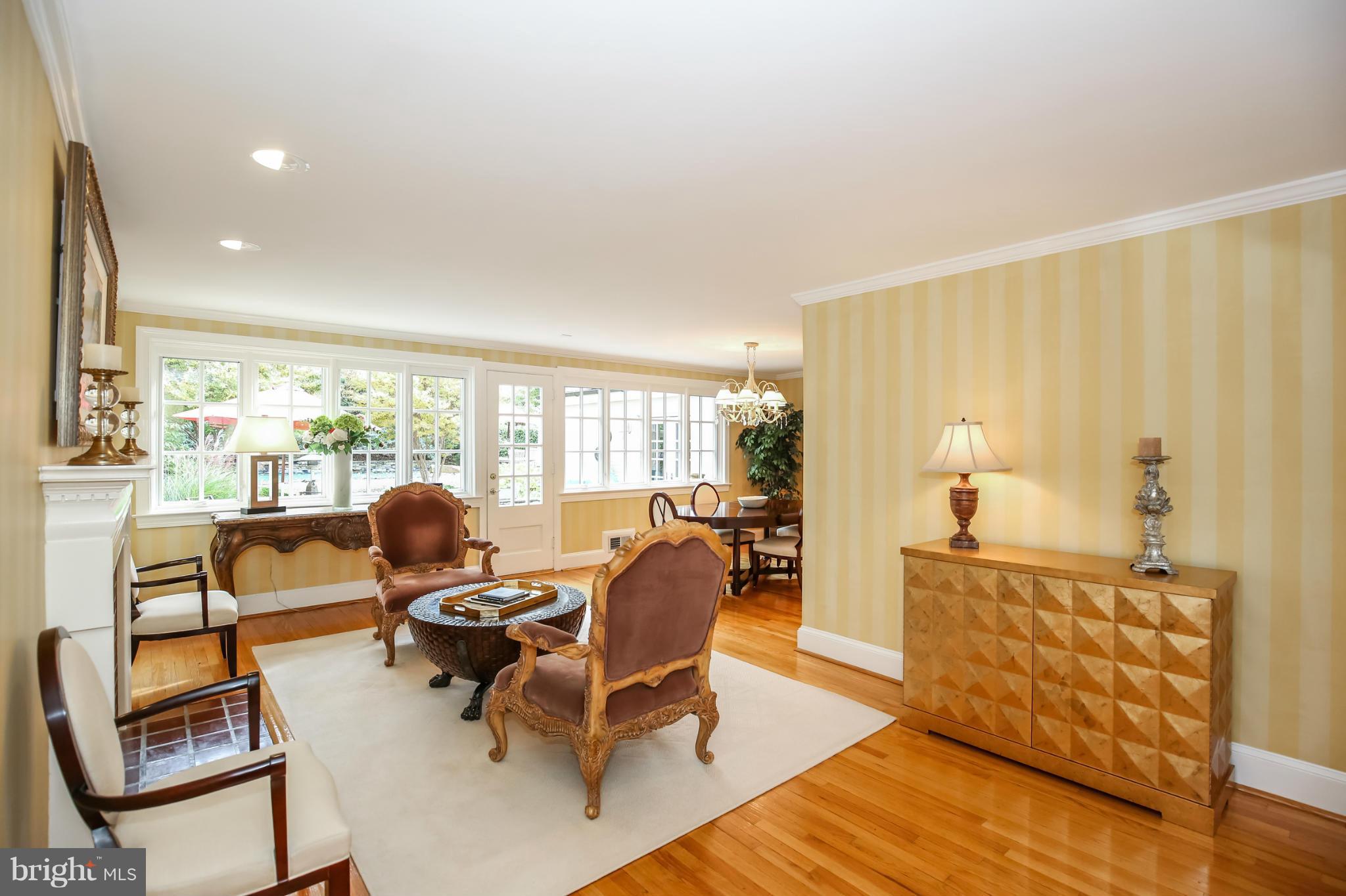 WHITEHALL MANOR - Residential