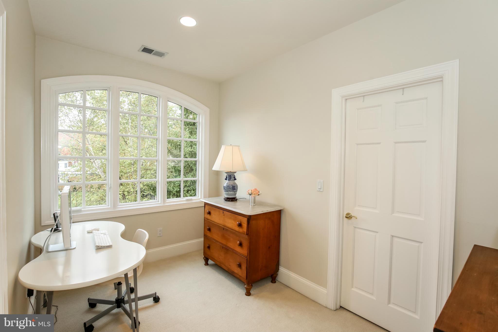 WHITEHALL MANOR - Residential