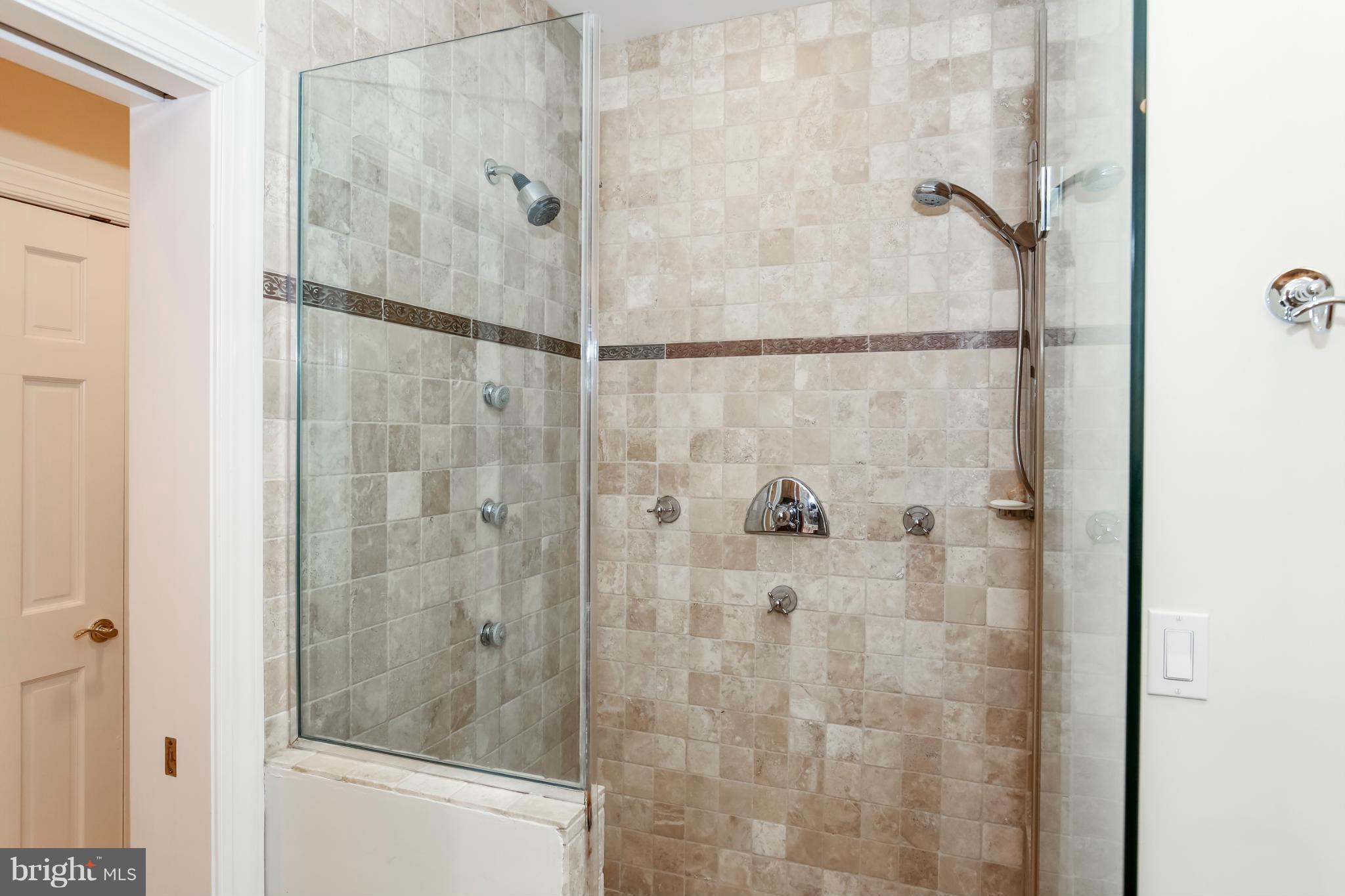 WHITEHALL MANOR - Residential