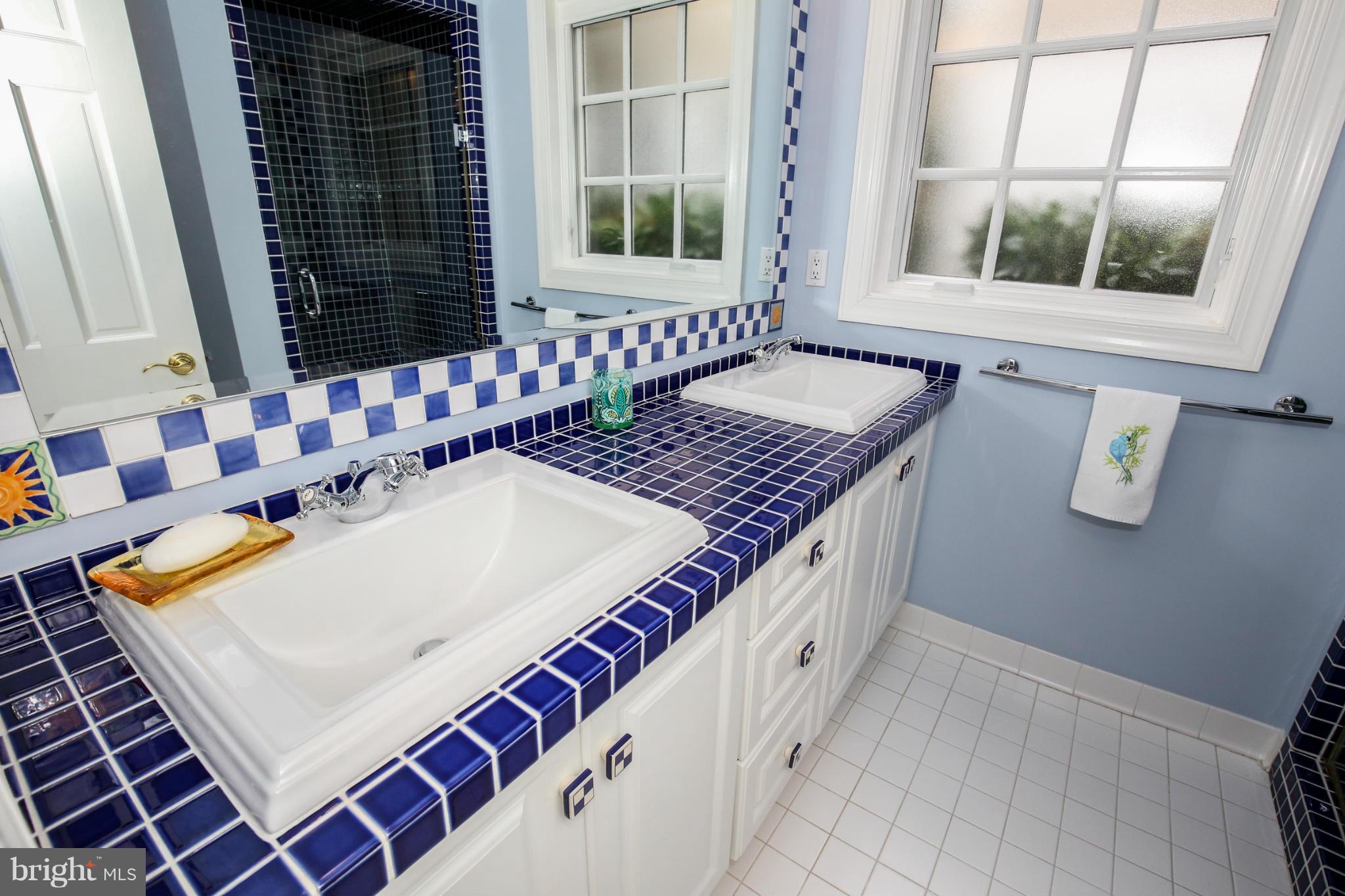 WHITEHALL MANOR - Residential