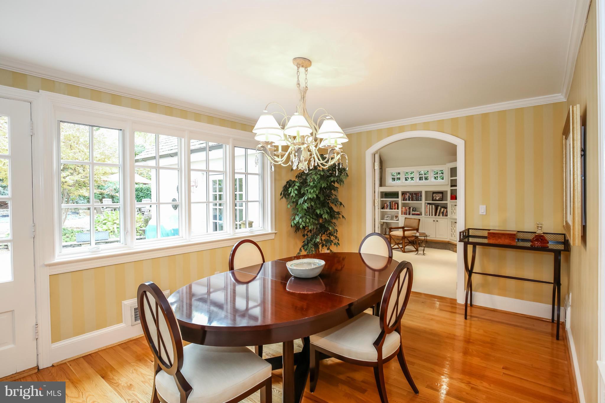 WHITEHALL MANOR - Residential