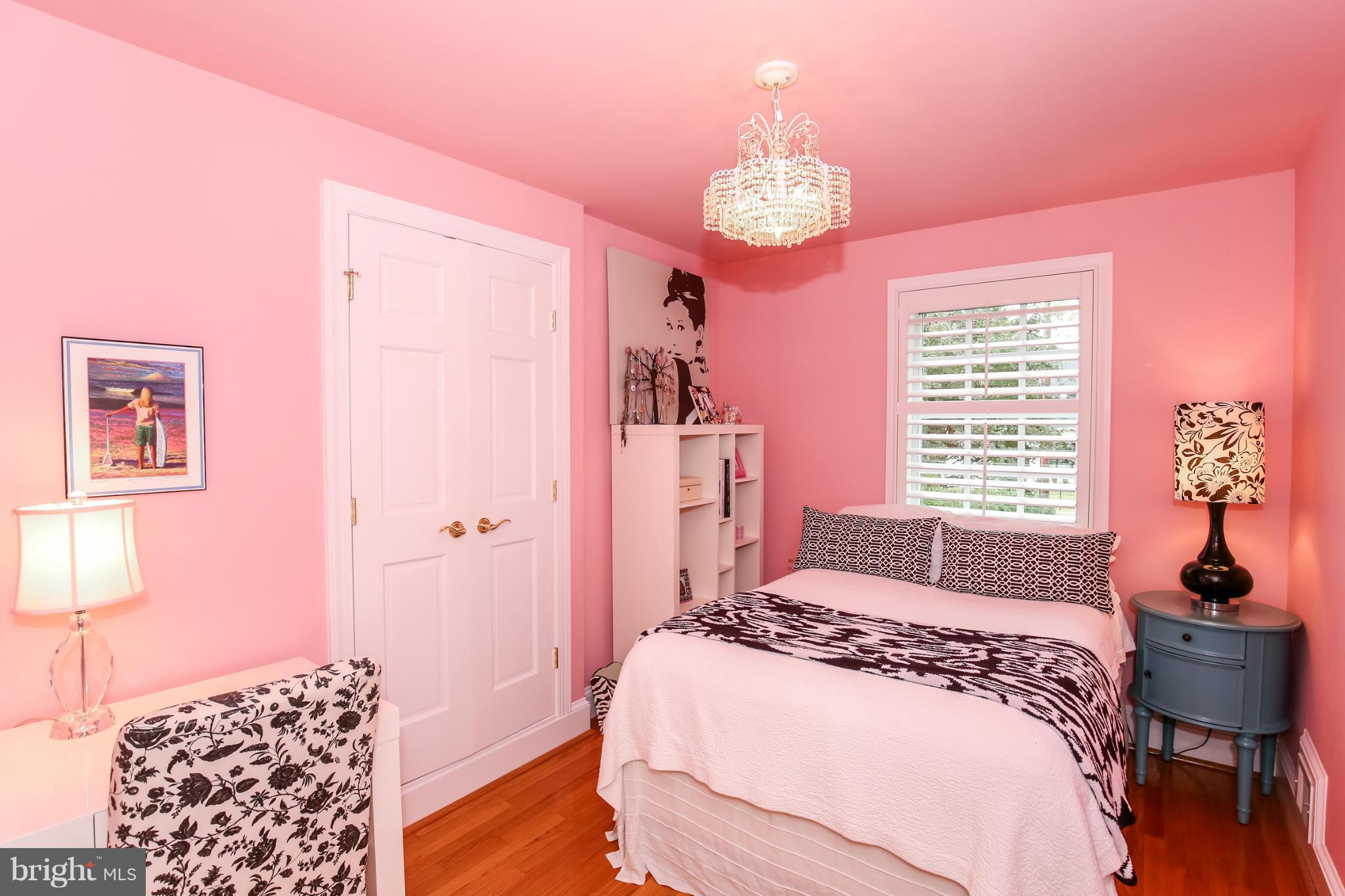 WHITEHALL MANOR - Residential