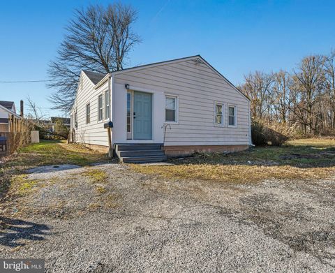 13 BLINKER COURT MIDDLE RIVER MD 21220