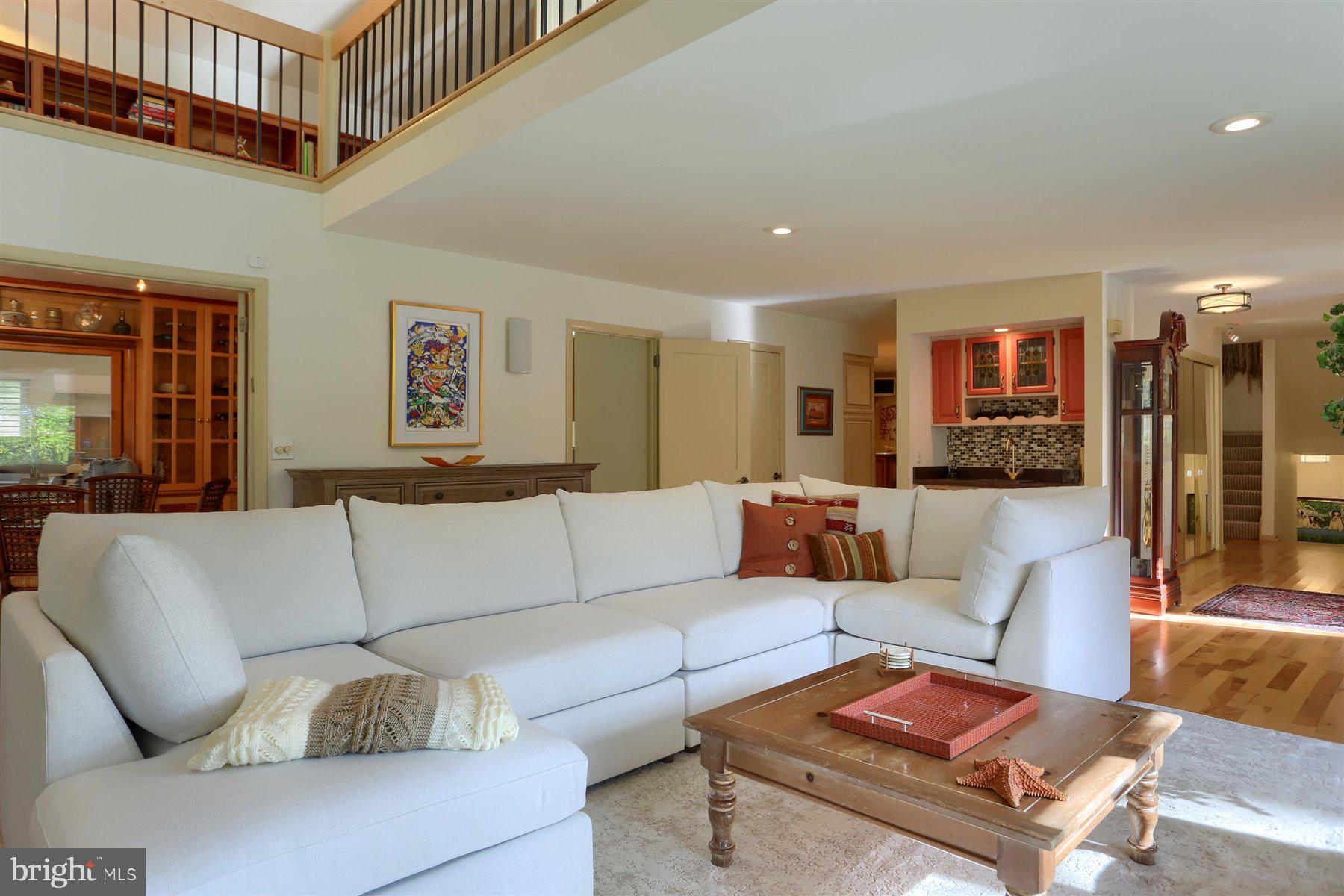 FOREST HILLS - Residential