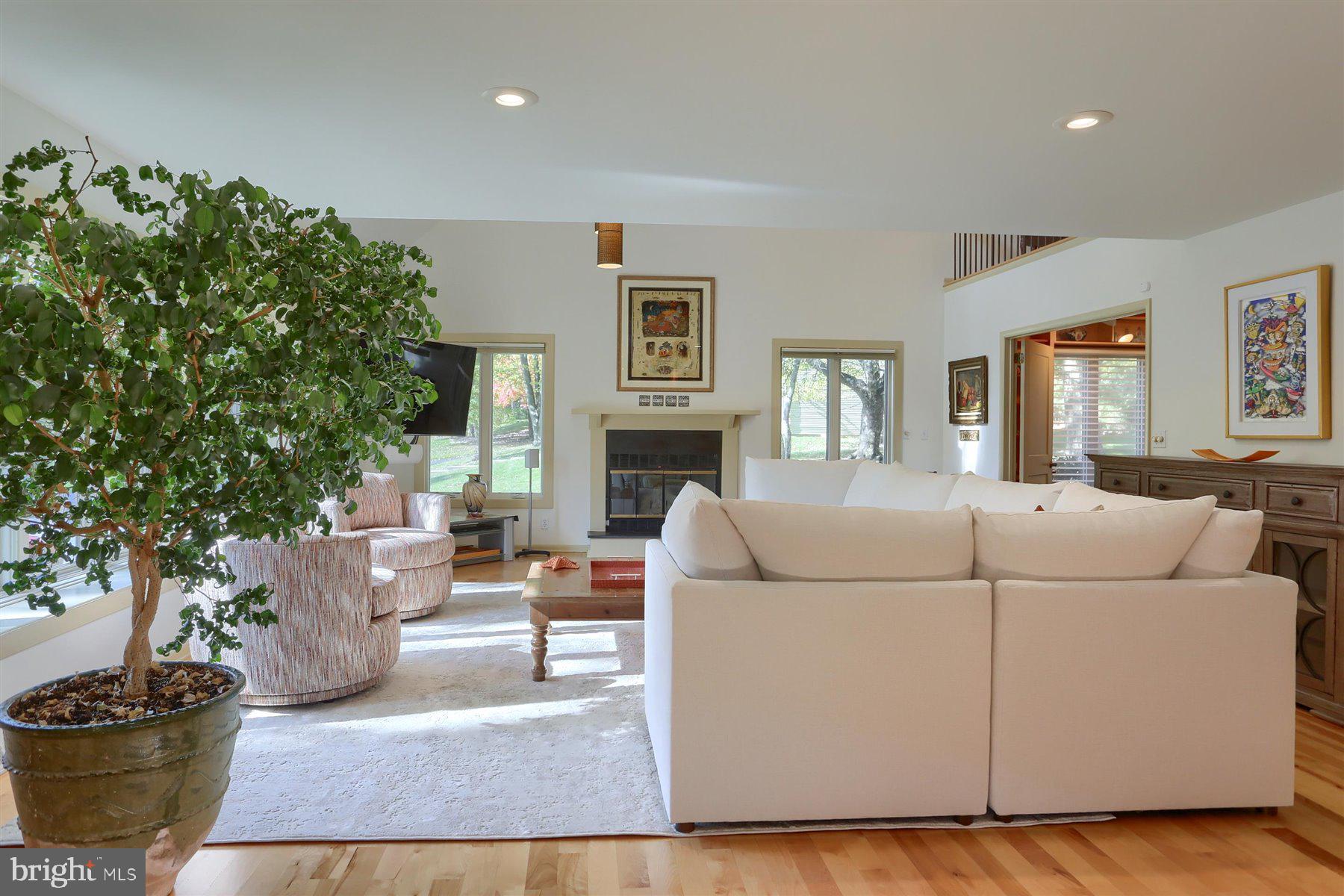 FOREST HILLS - Residential