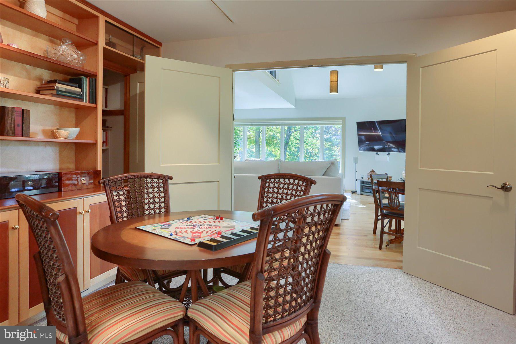 FOREST HILLS - Residential