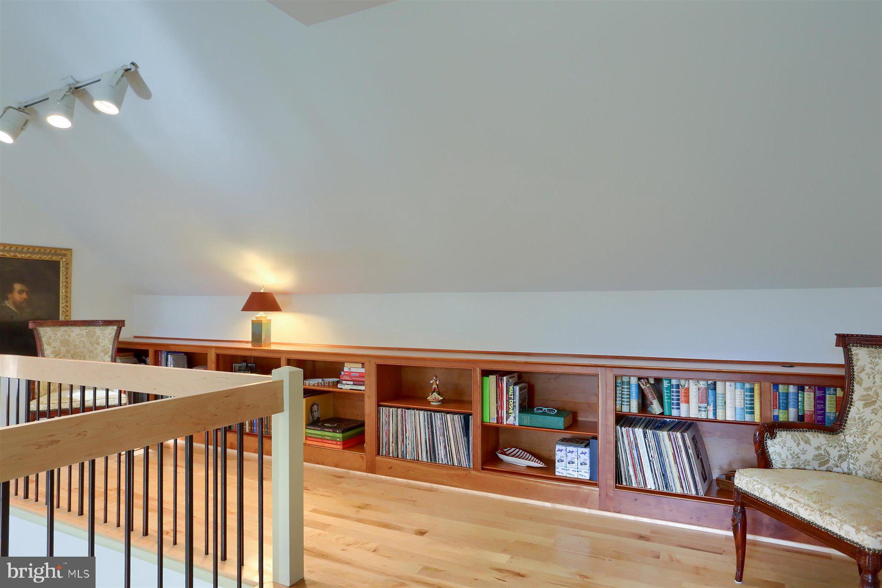 FOREST HILLS - Residential