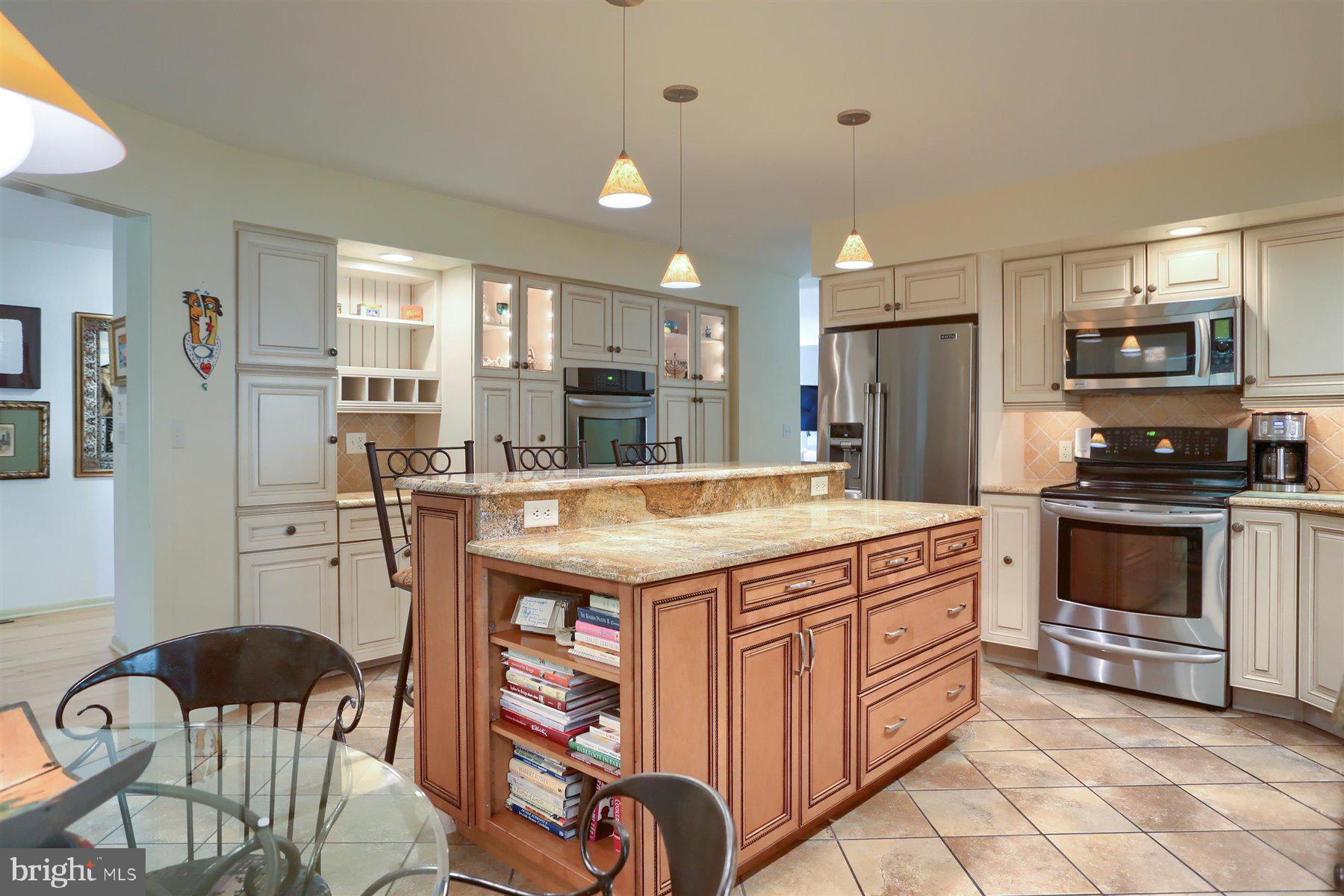 FOREST HILLS - Residential