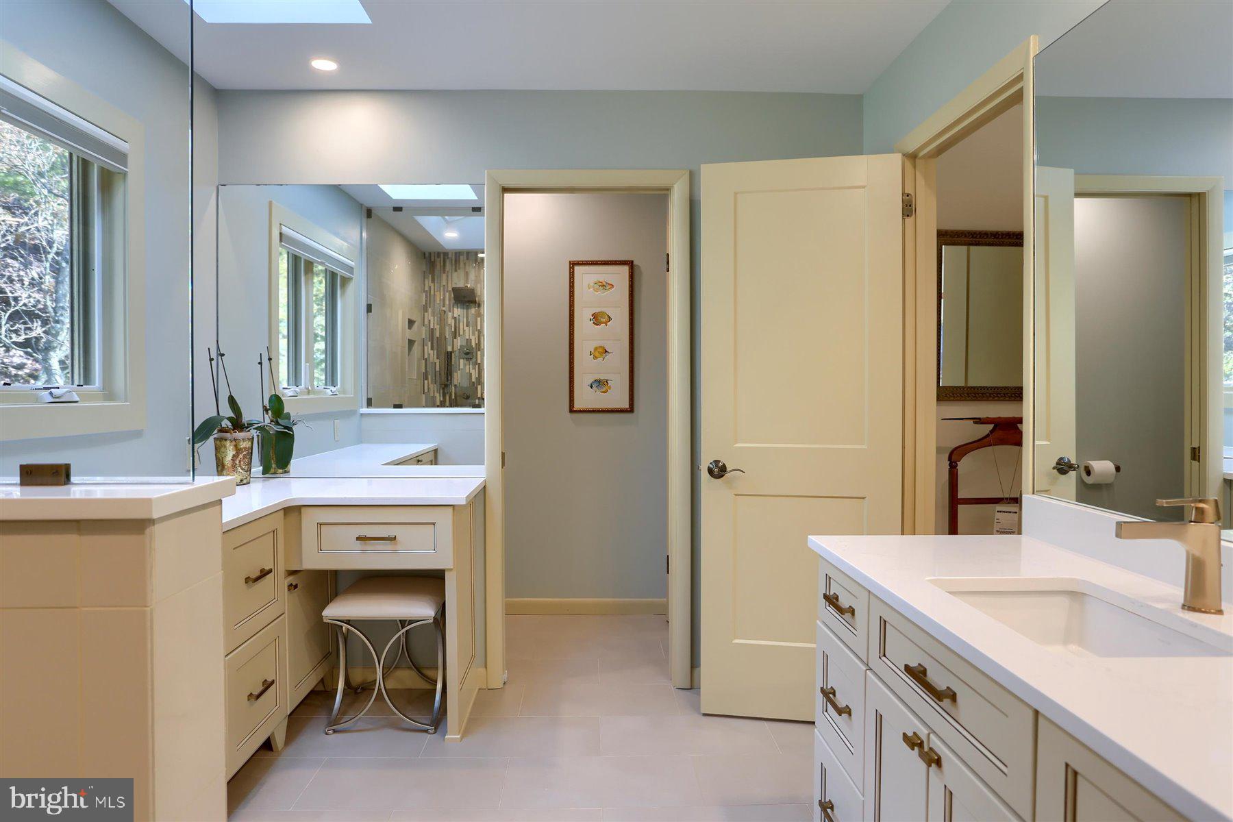 FOREST HILLS - Residential