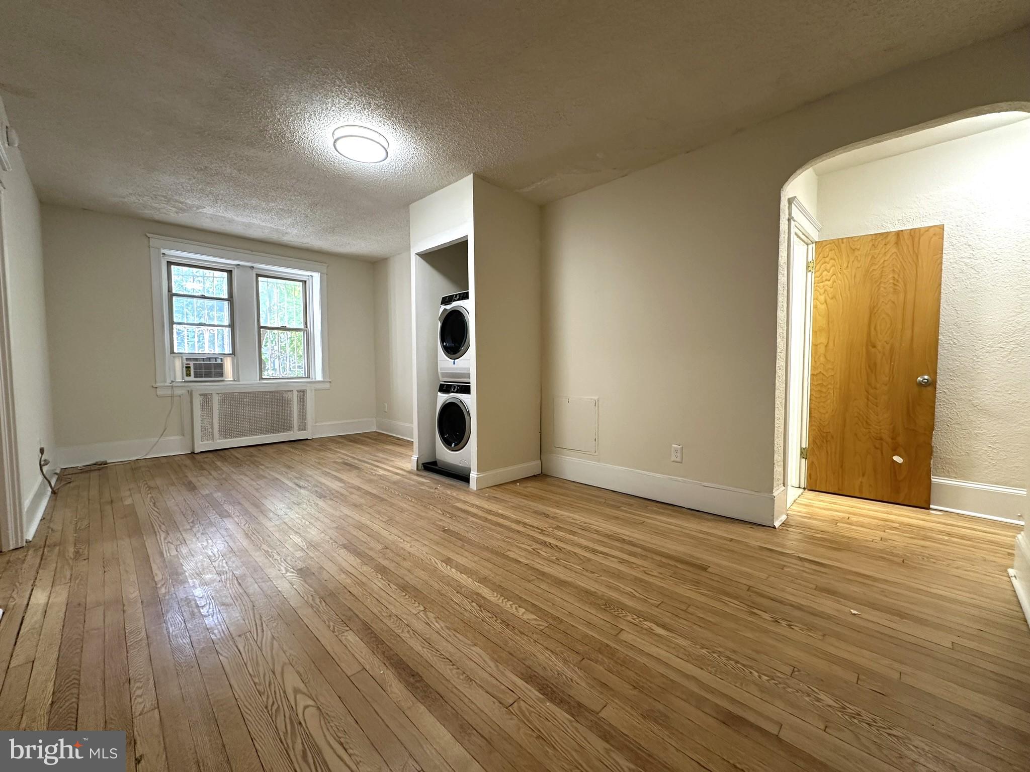 EAST FALLS - Residential Lease