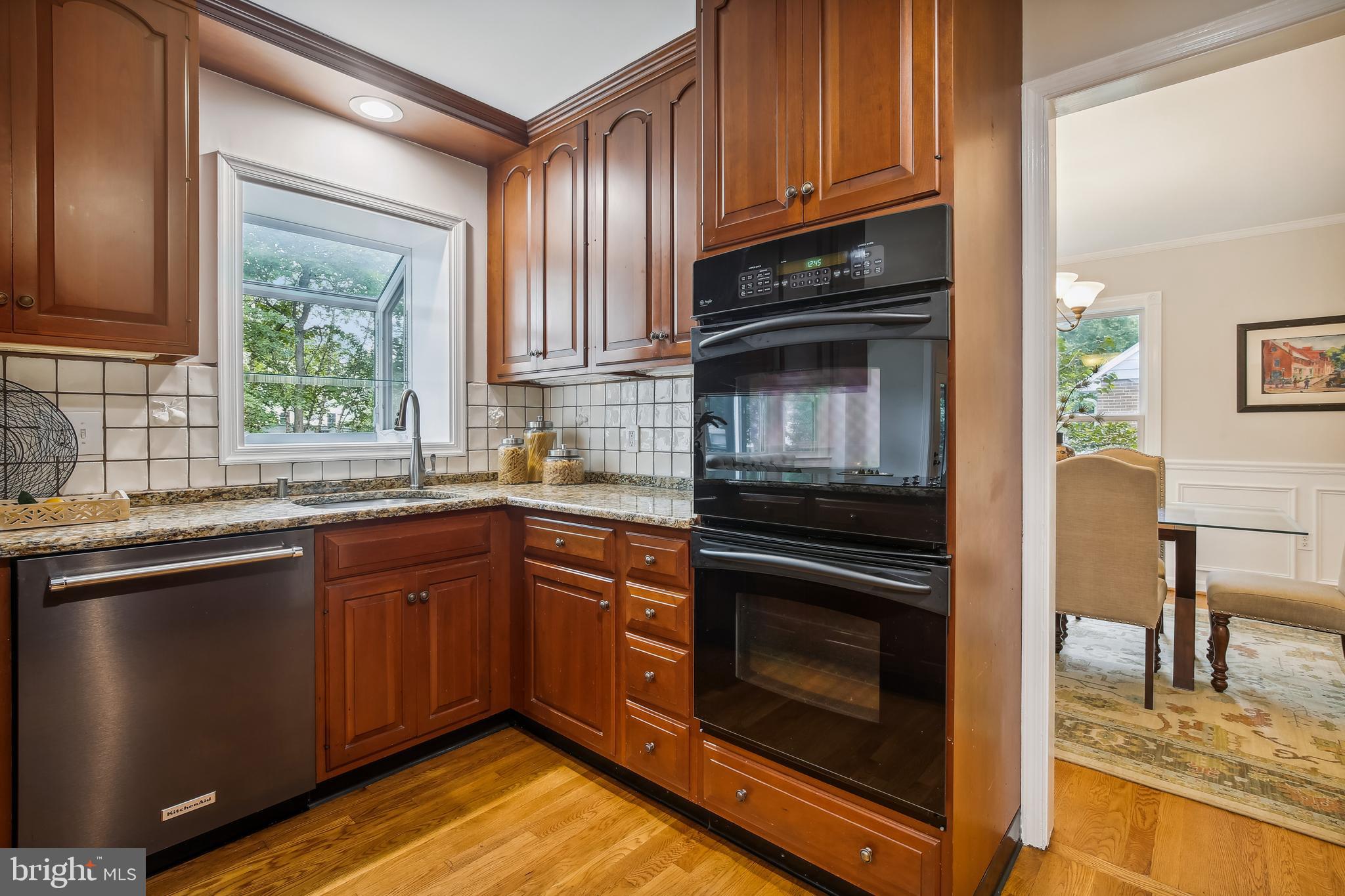 WAYNEWOOD - Residential