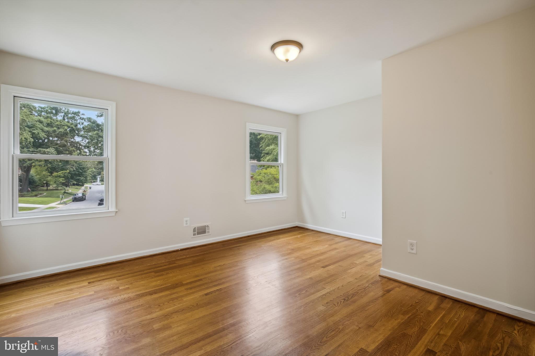 WAYNEWOOD - Residential