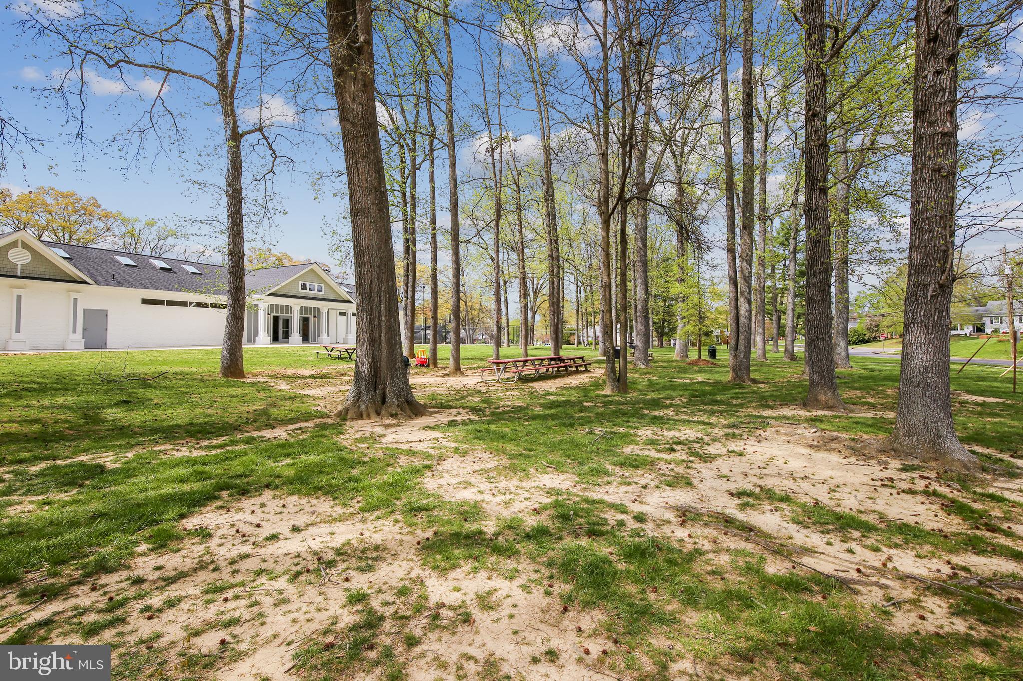 WAYNEWOOD - Residential