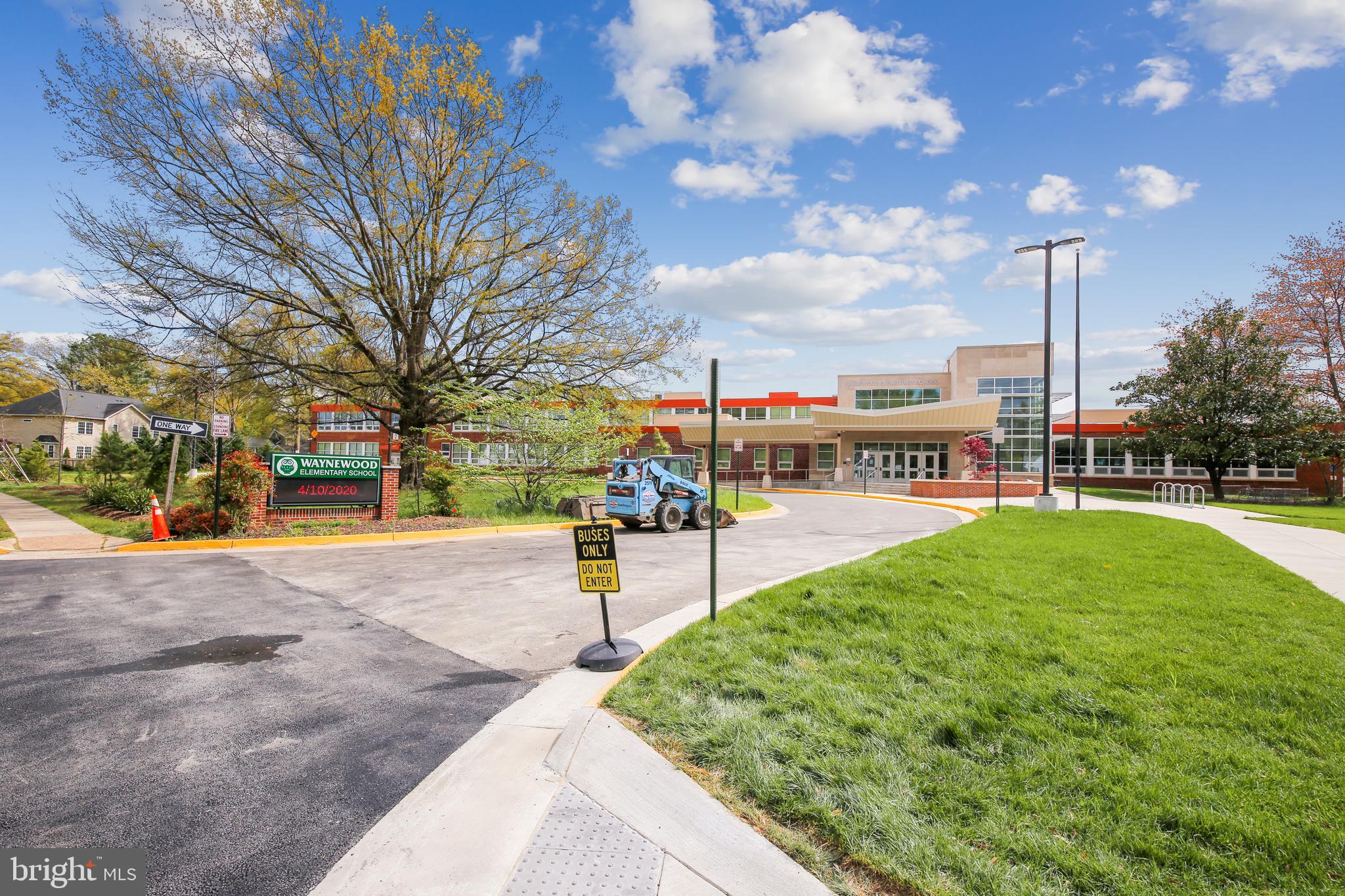 WAYNEWOOD - Residential