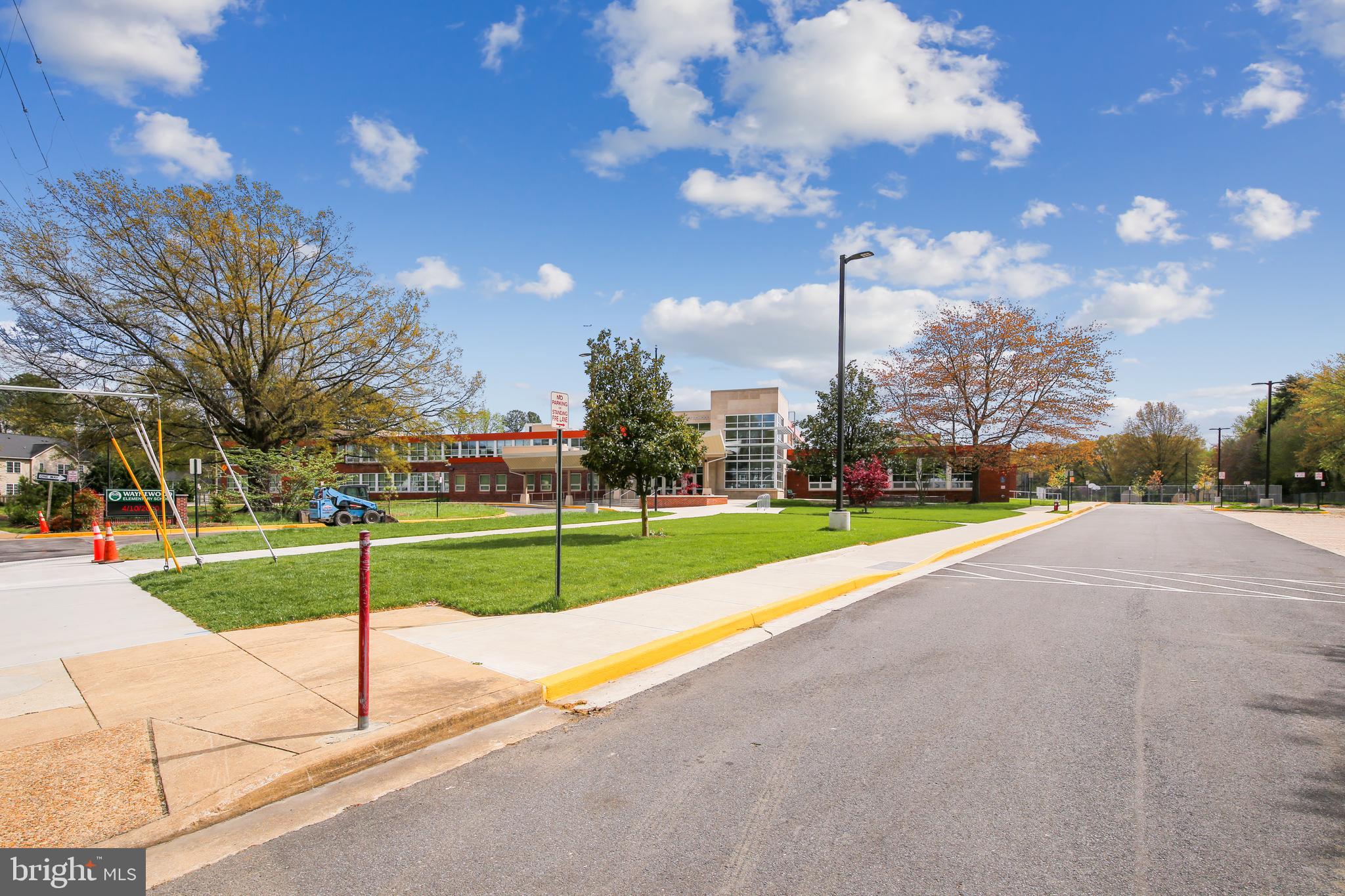 WAYNEWOOD - Residential