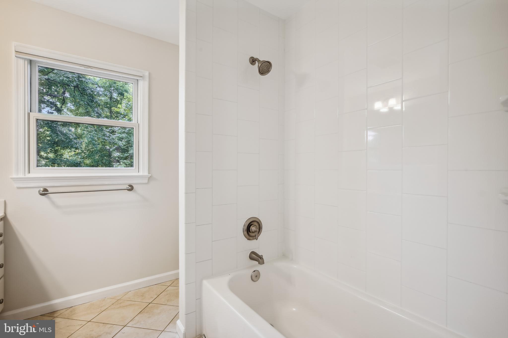 WAYNEWOOD - Residential