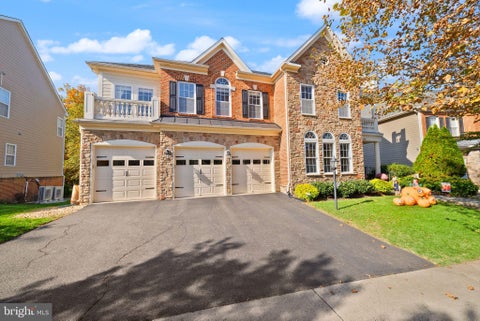 Photo of 43768 Riverpoint Drive, LEESBURG, VA 20176 (MLS # VALO2138950)