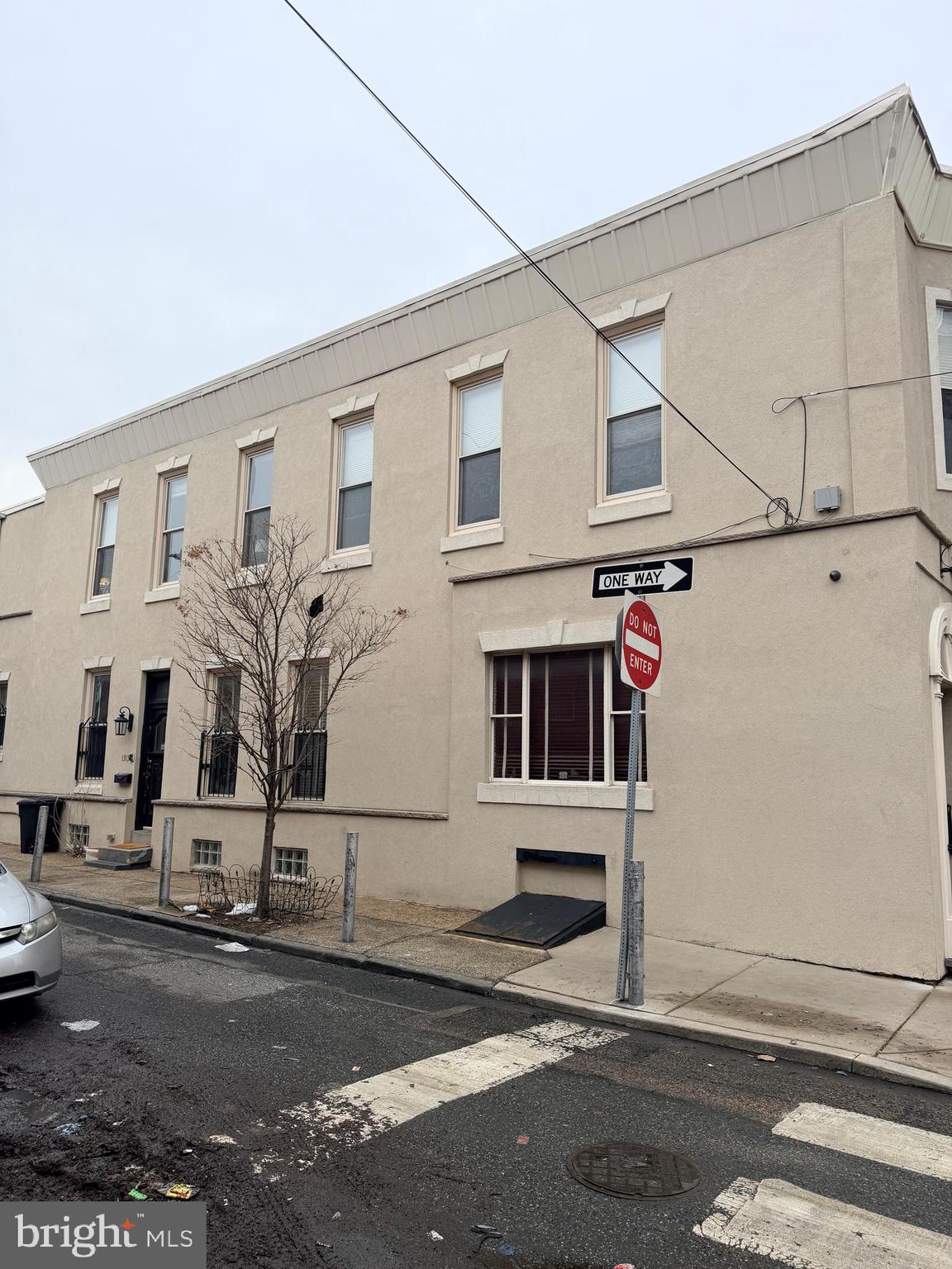 LOWER MOYAMENSING - Commercial Sale