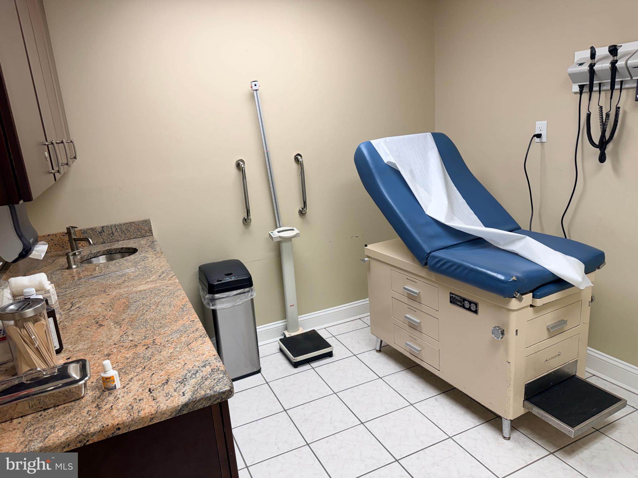 LOWER MOYAMENSING - Commercial Sale