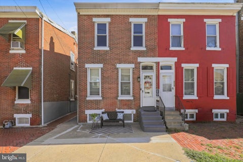Townhouse For Sale - 810 George Street<br/> NORRISTOWN, PA 19401