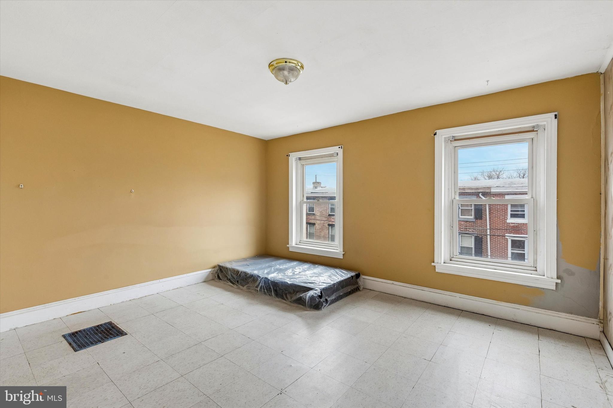 NORRISTOWN - Residential