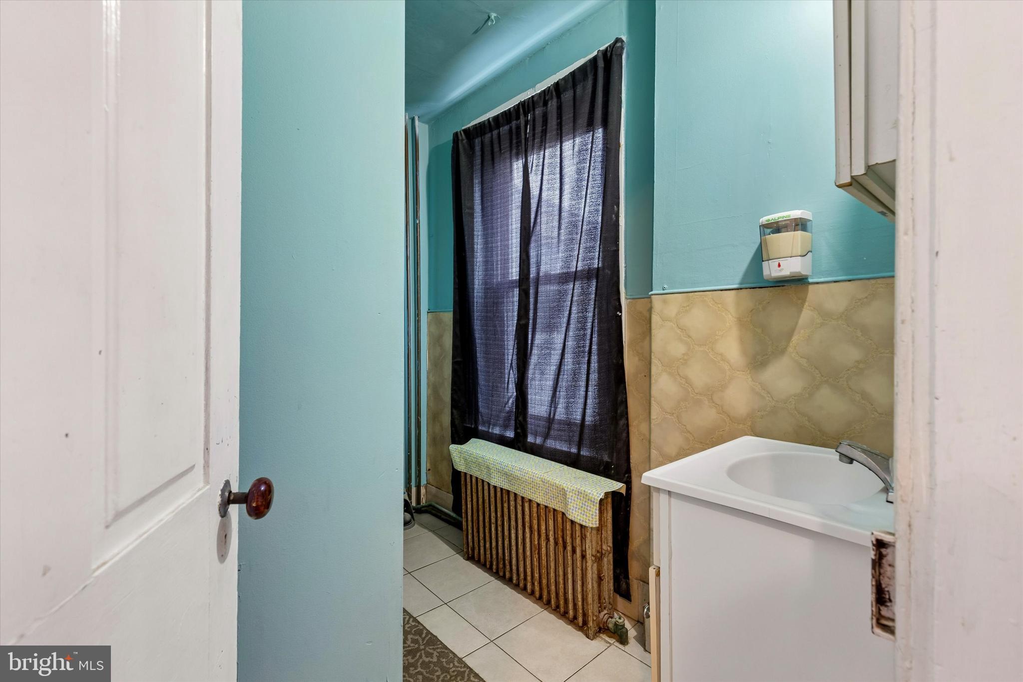 NORRISTOWN - Residential