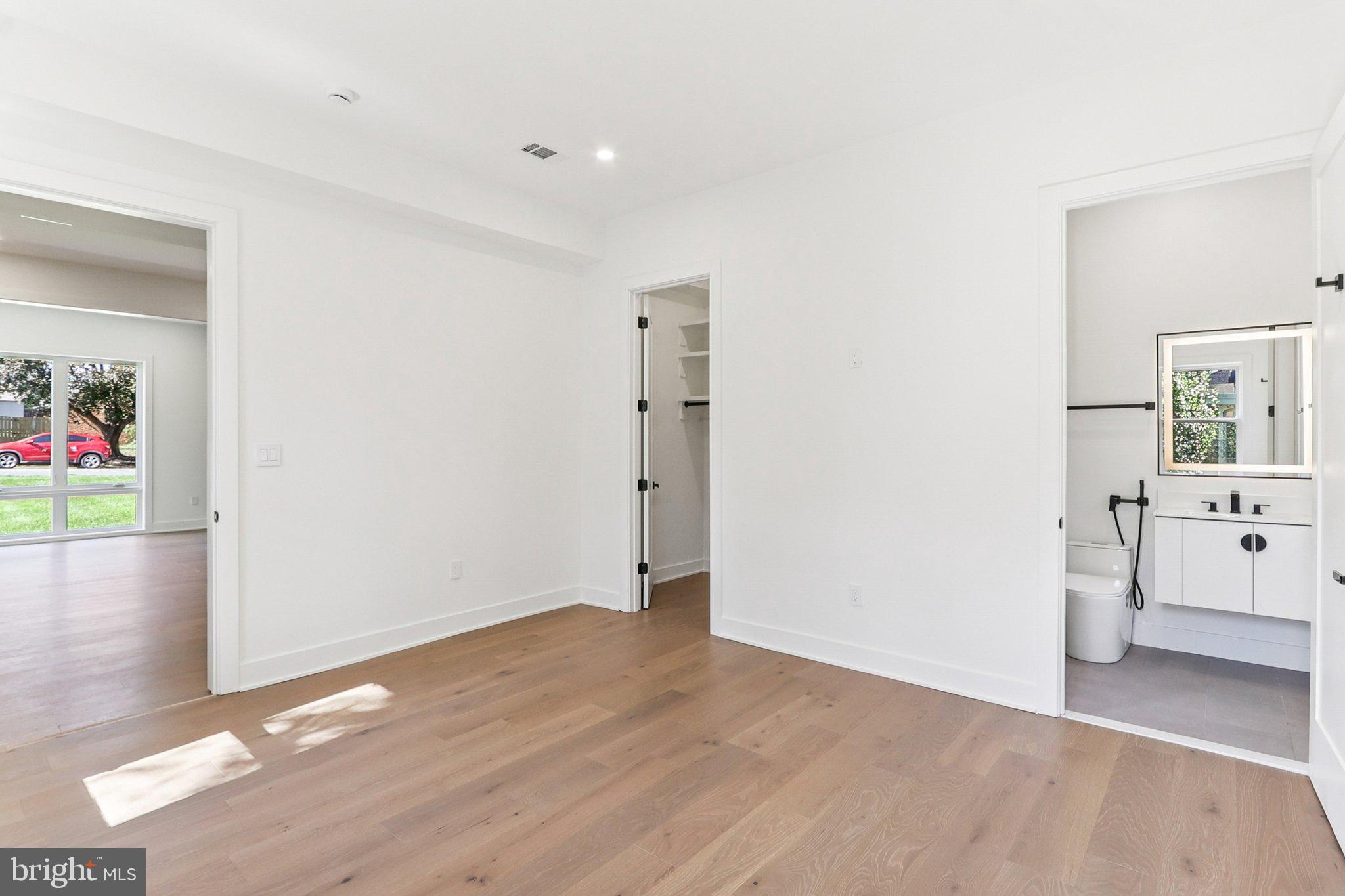 NORTH SPRINGFIELD - Residential