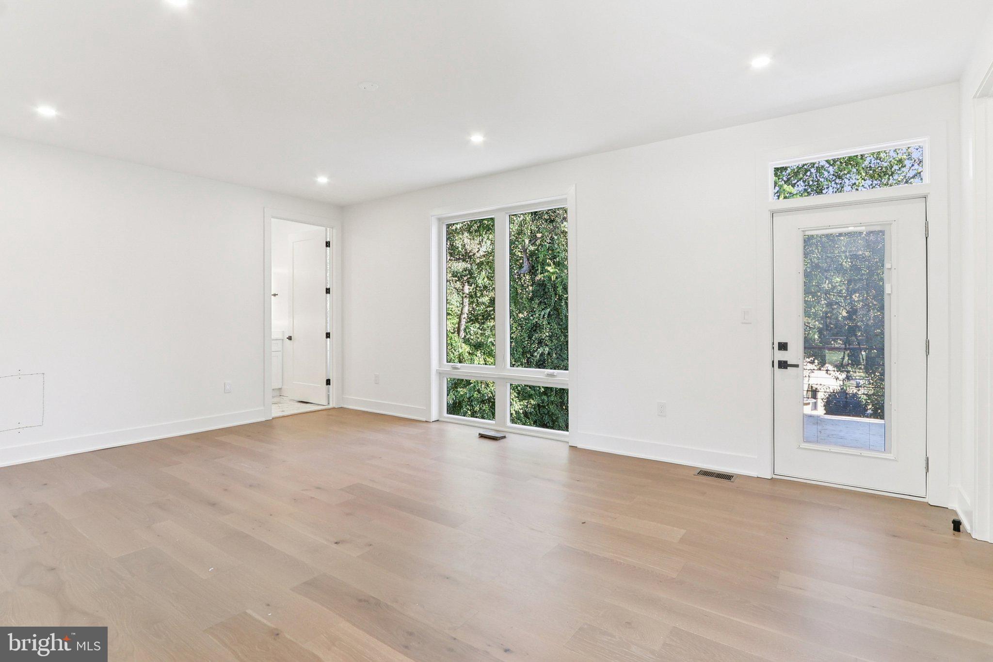 NORTH SPRINGFIELD - Residential