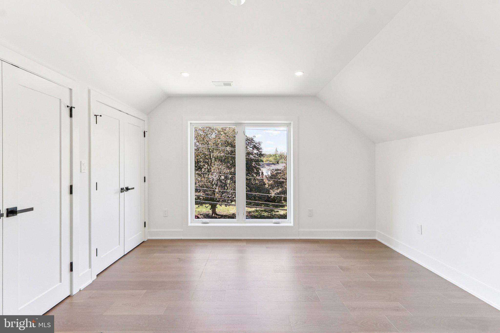 NORTH SPRINGFIELD - Residential