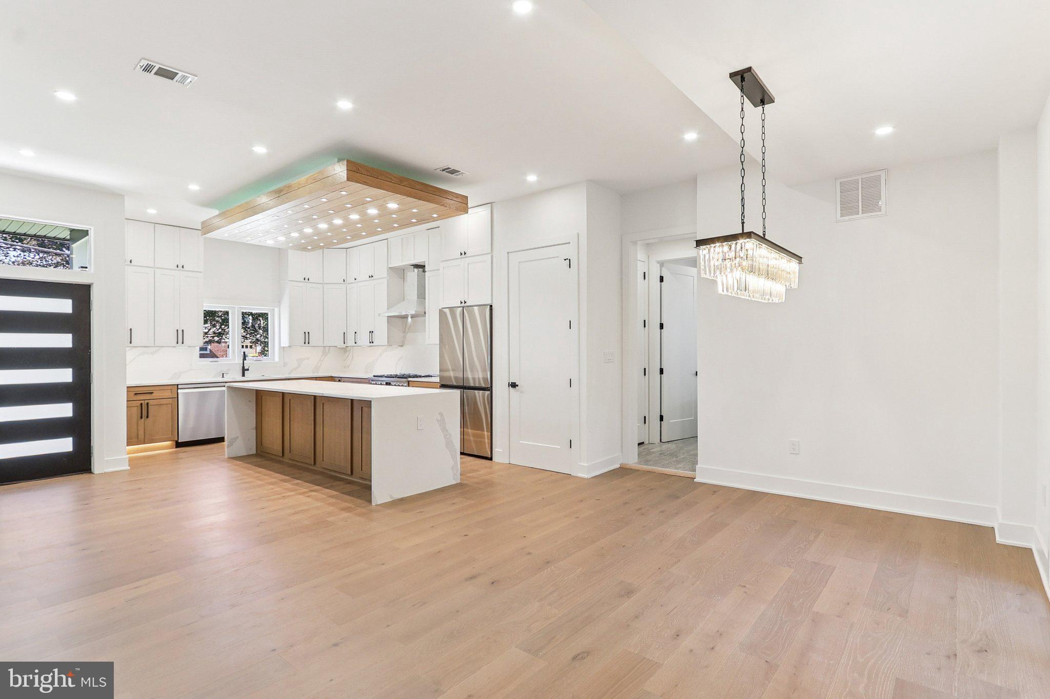 NORTH SPRINGFIELD - Residential