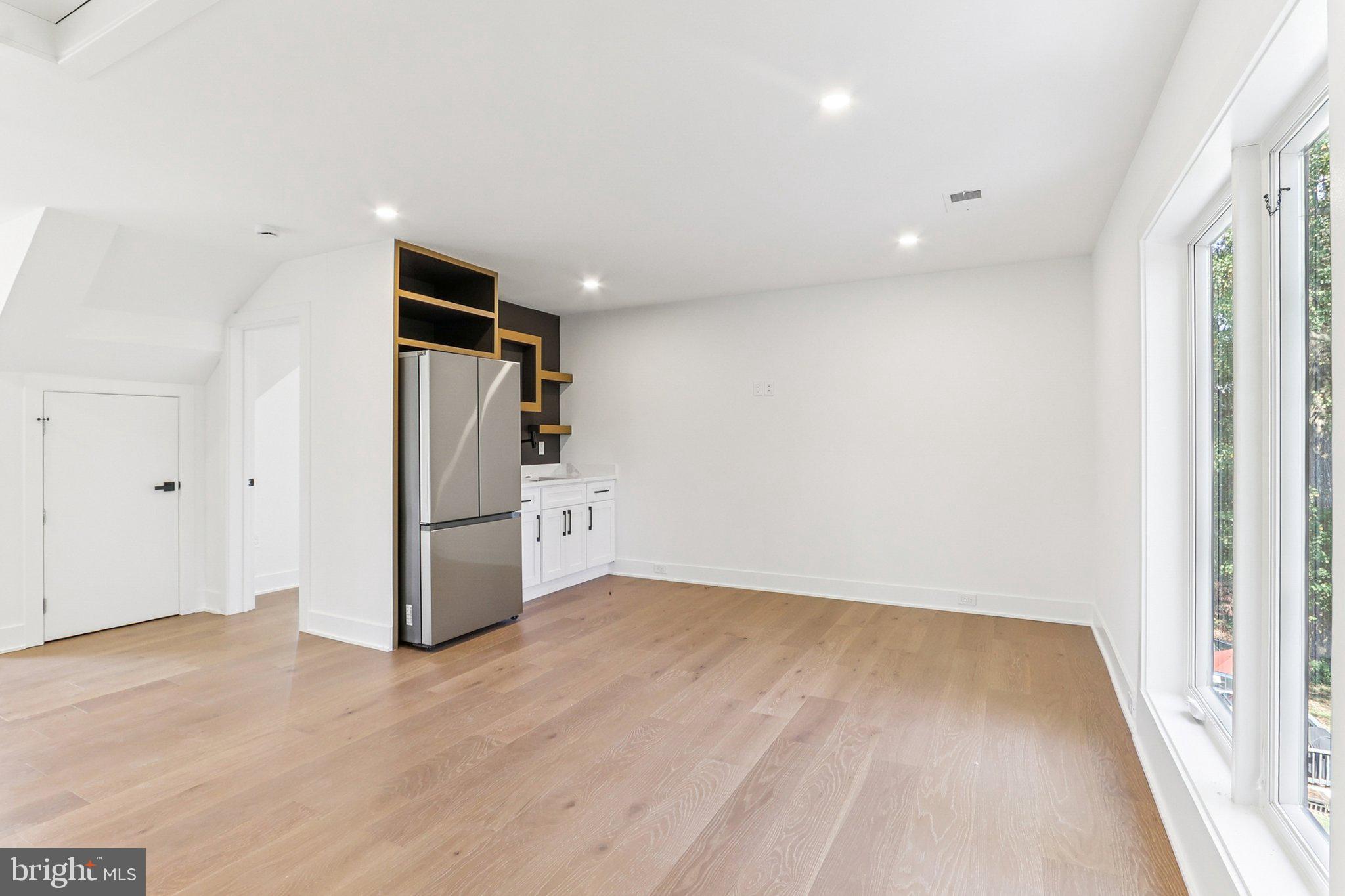 NORTH SPRINGFIELD - Residential