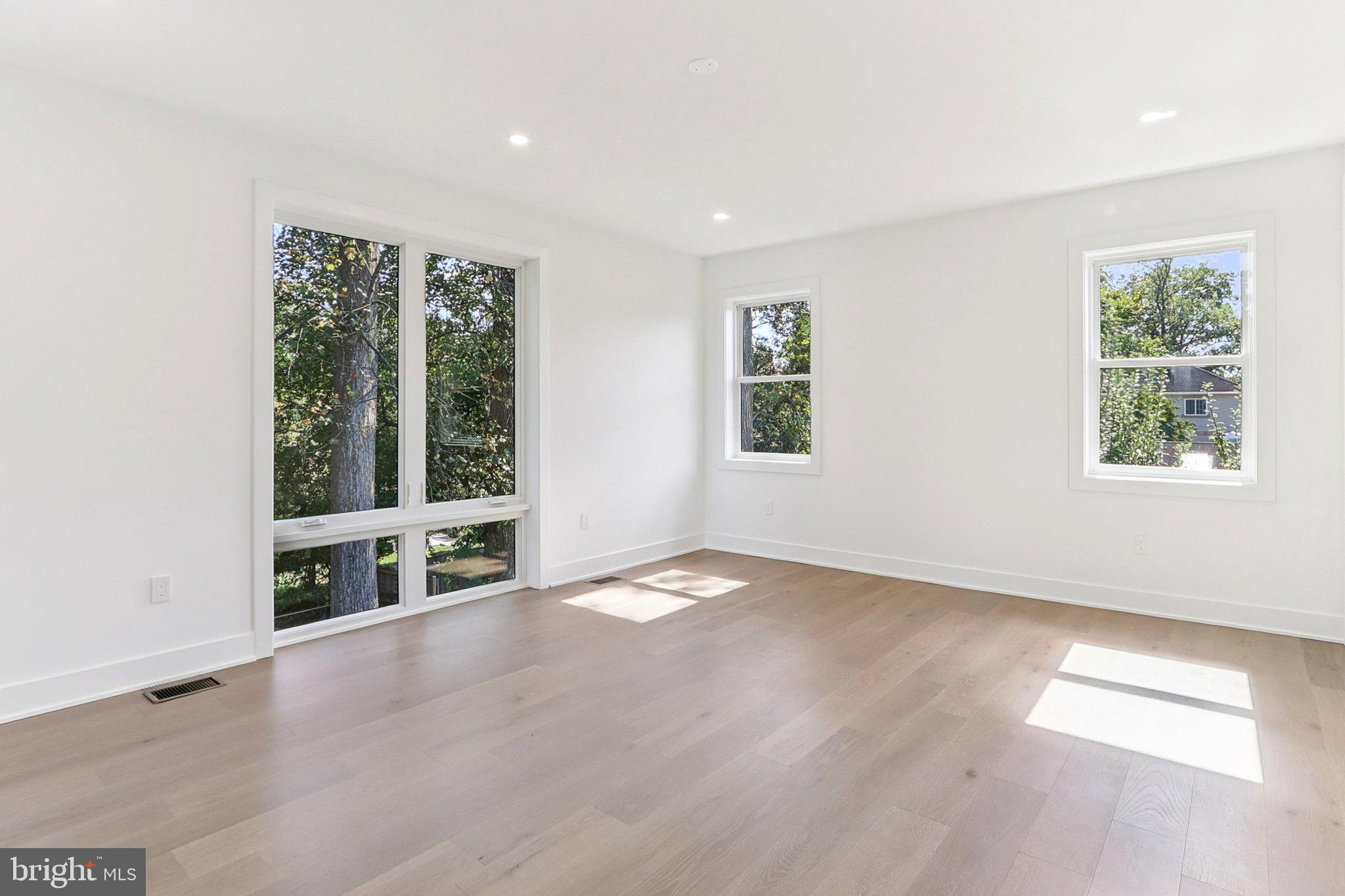 NORTH SPRINGFIELD - Residential