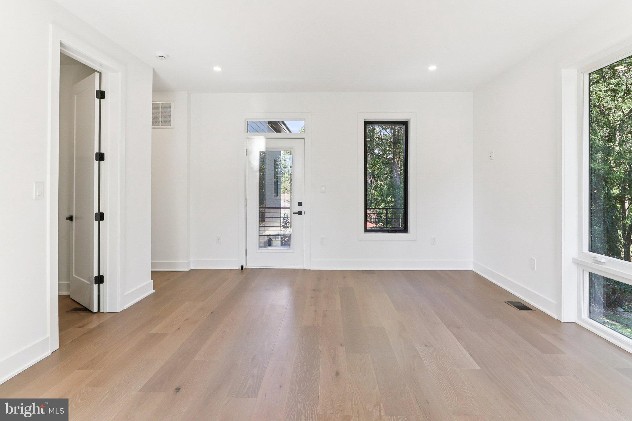 NORTH SPRINGFIELD - Residential