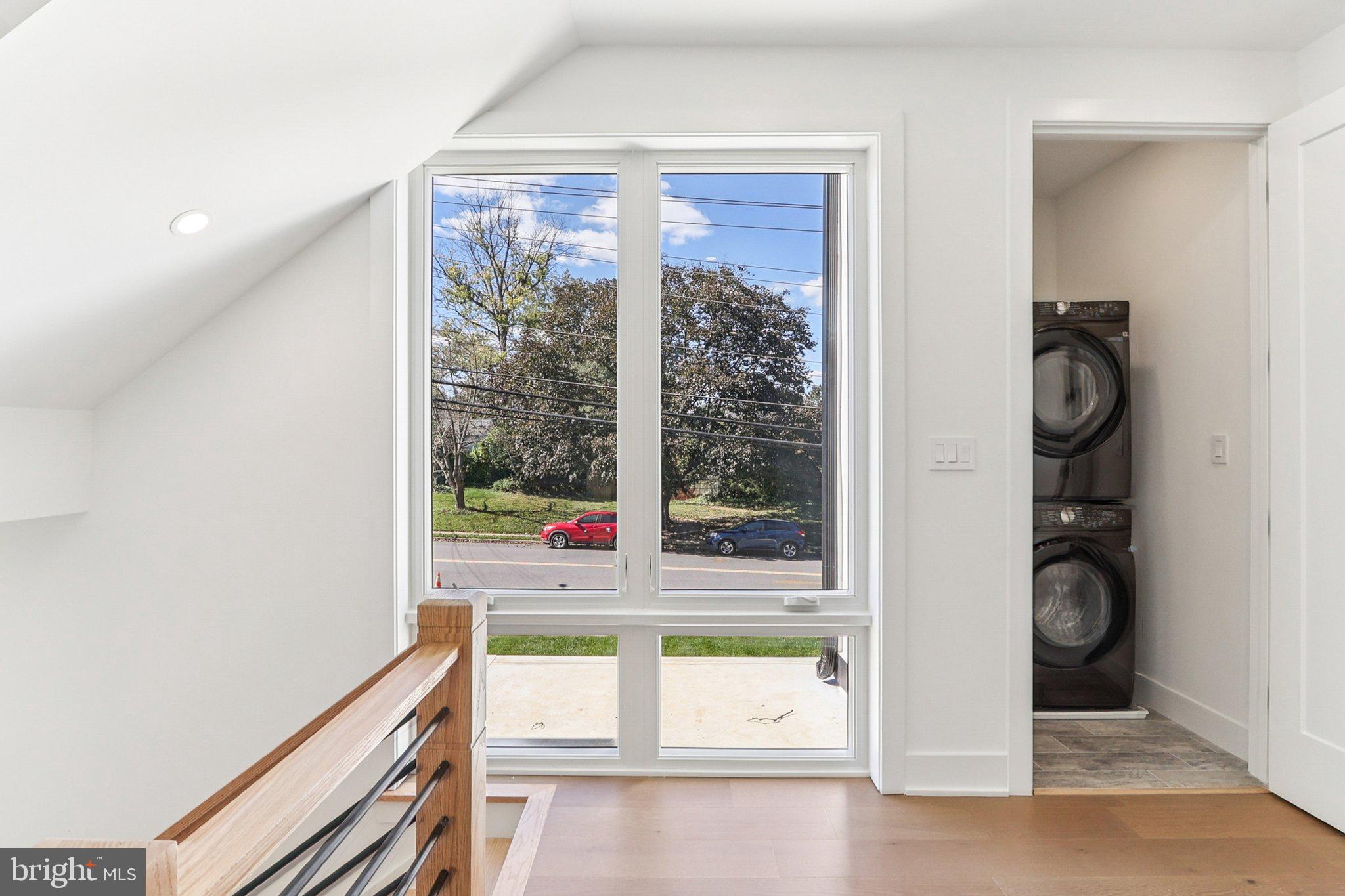 NORTH SPRINGFIELD - Residential