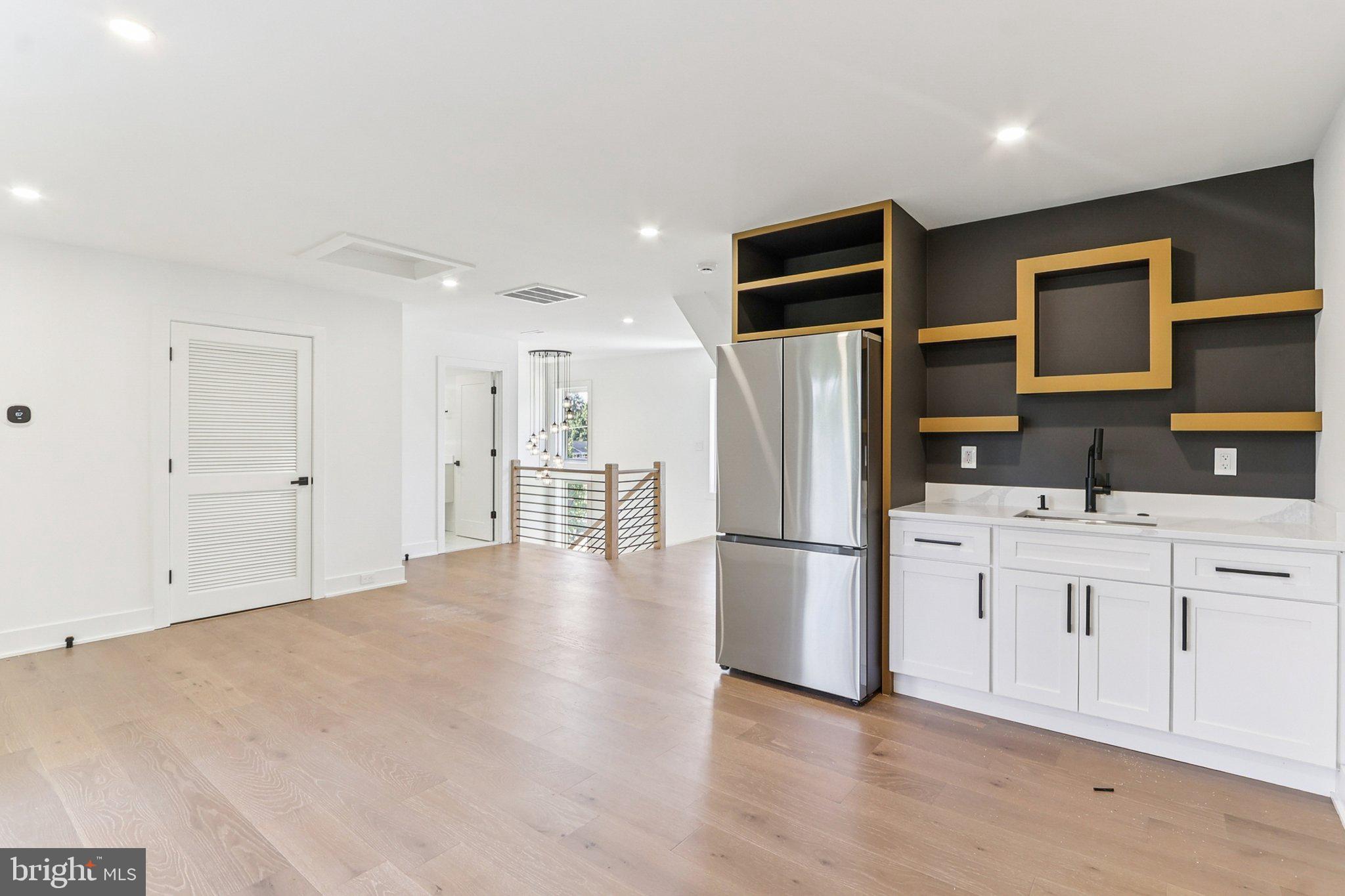 NORTH SPRINGFIELD - Residential