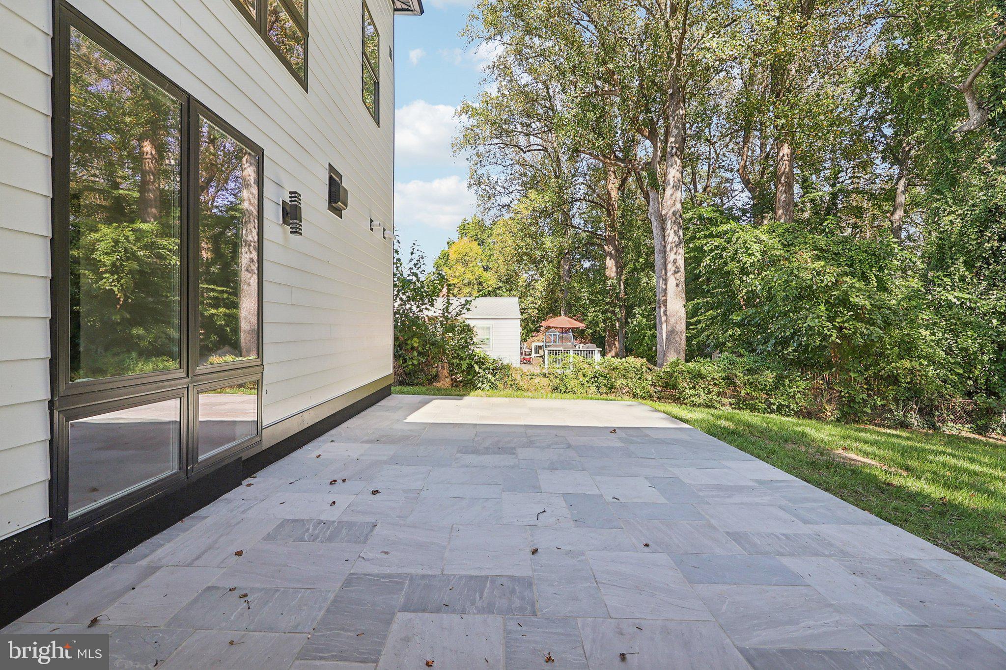 NORTH SPRINGFIELD - Residential