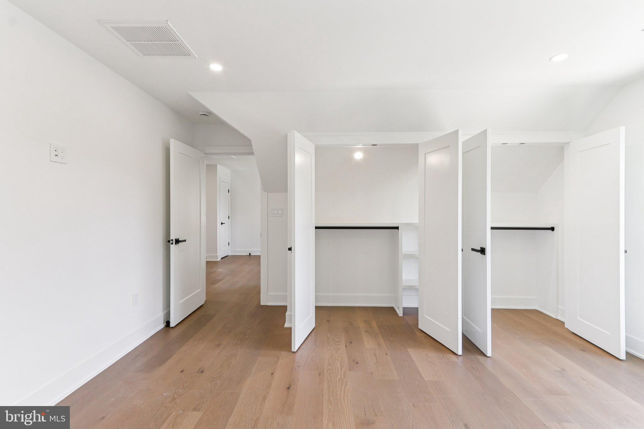 NORTH SPRINGFIELD - Residential