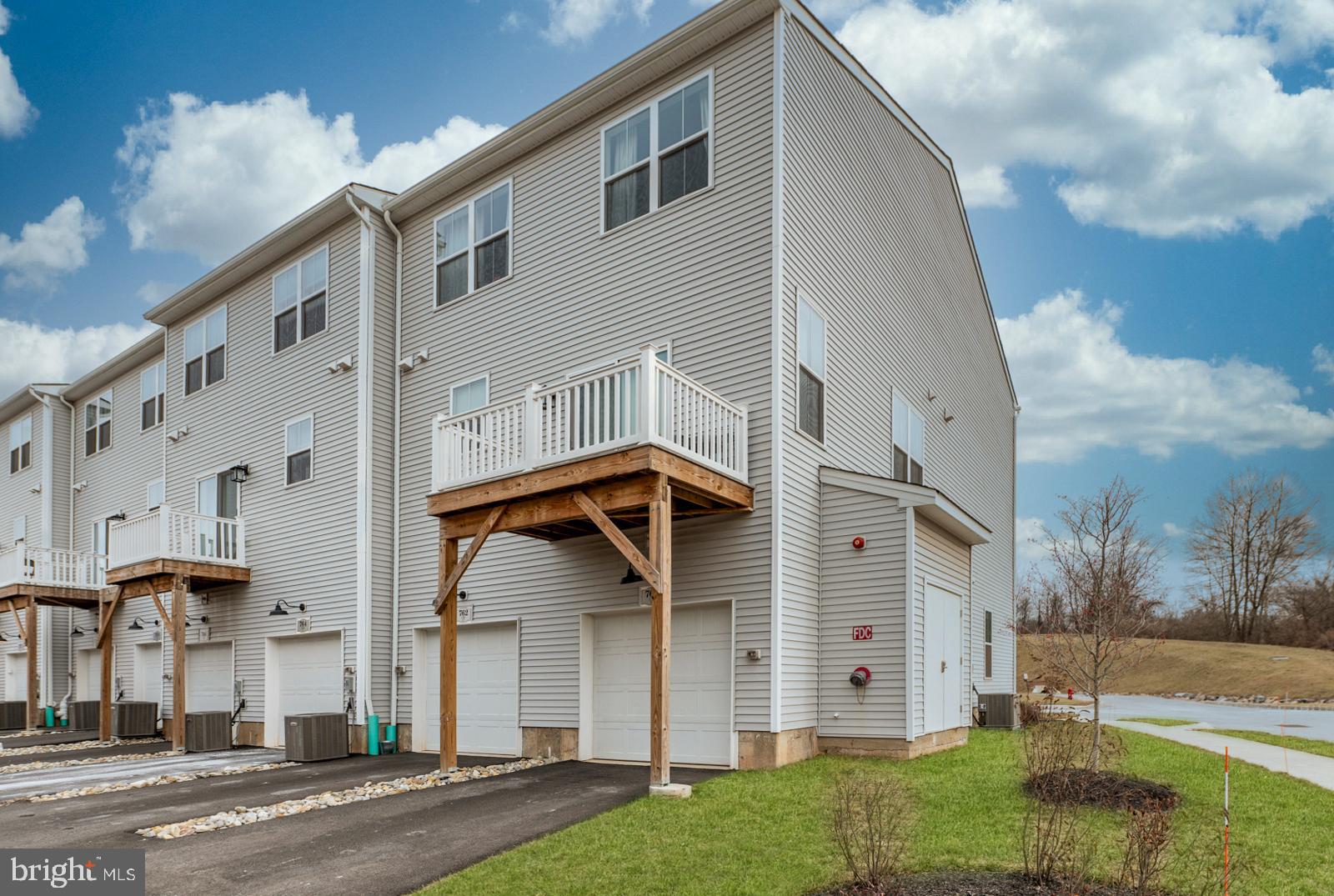 STEELPOINTE - Residential