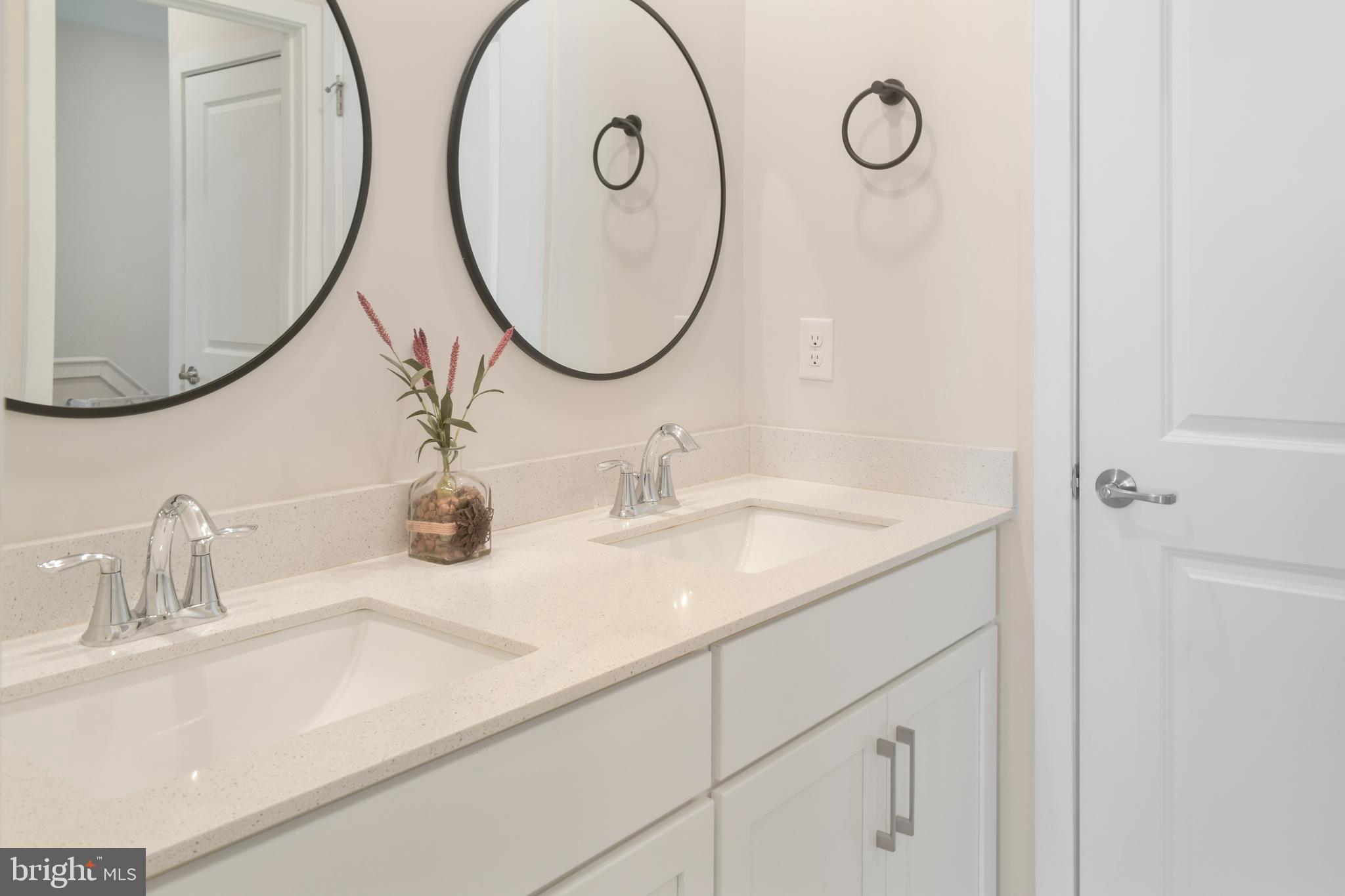 STEELPOINTE - Residential