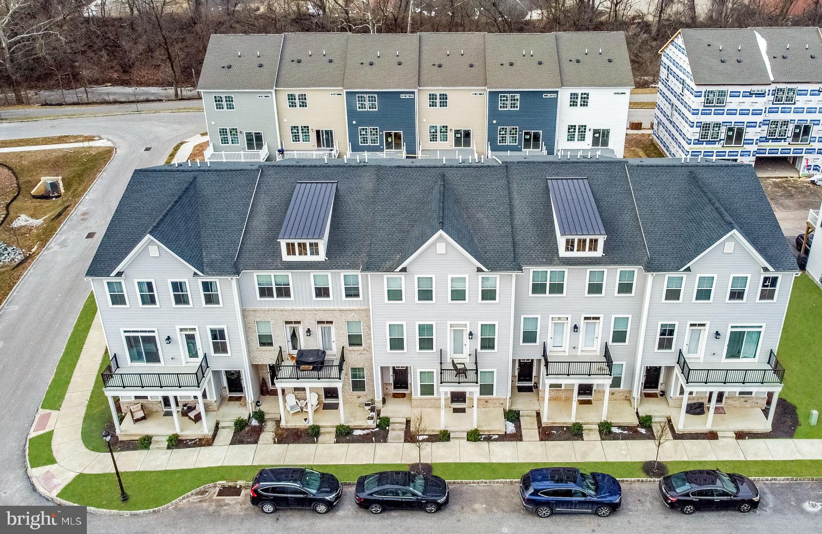 STEELPOINTE - Residential