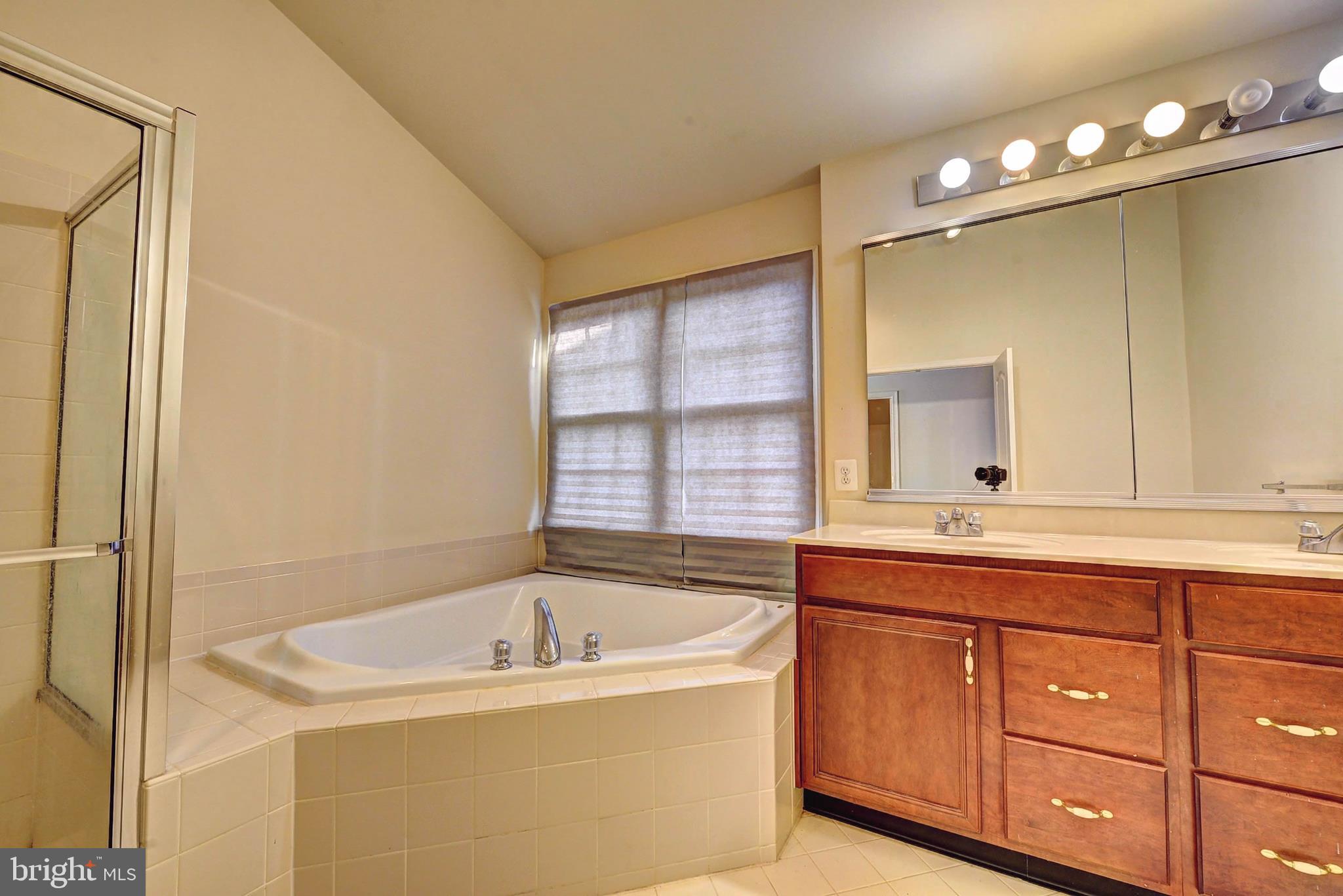 LOUDOUN VALLEY ESTATES 2 - Residential Lease