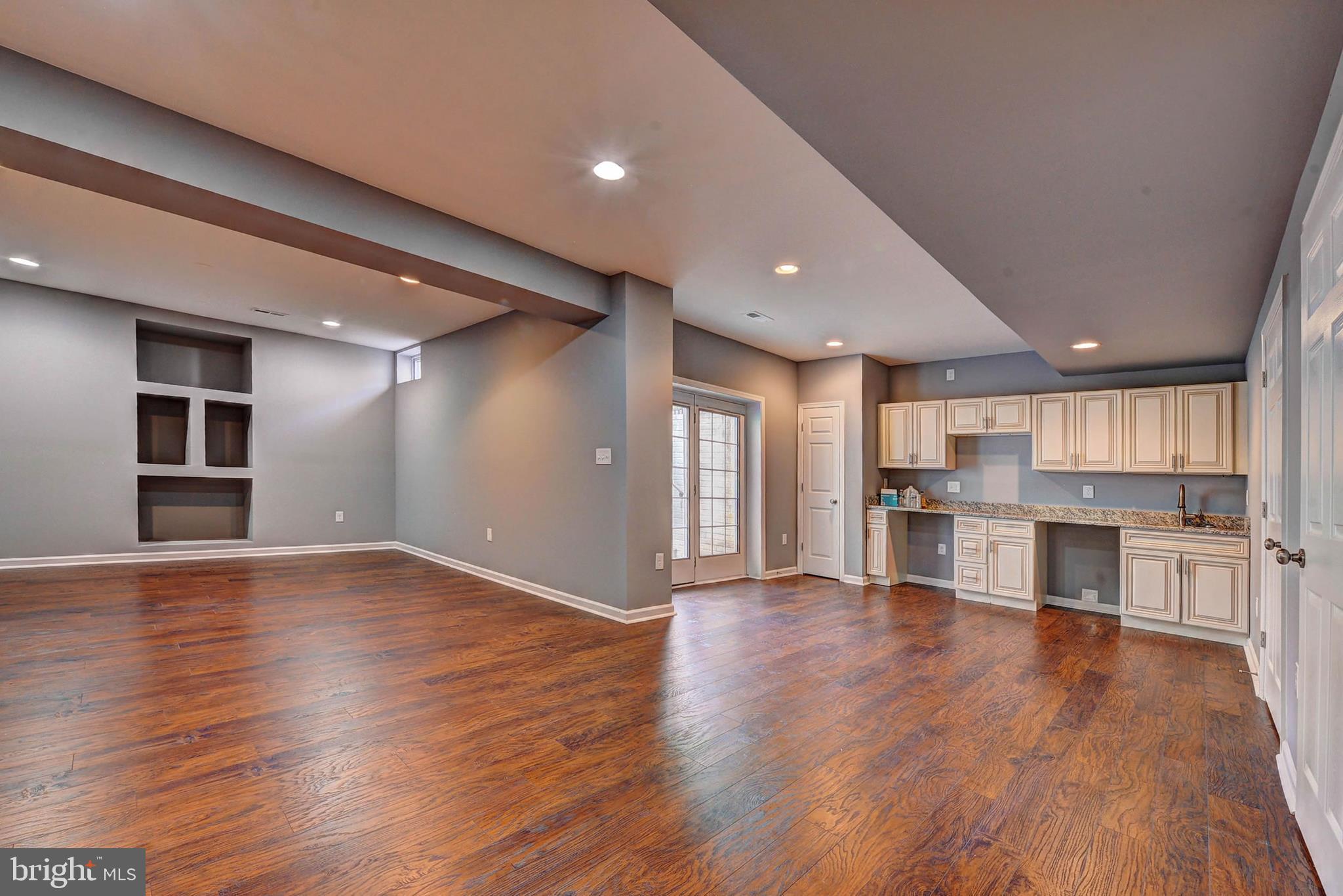 LOUDOUN VALLEY ESTATES 2 - Residential Lease