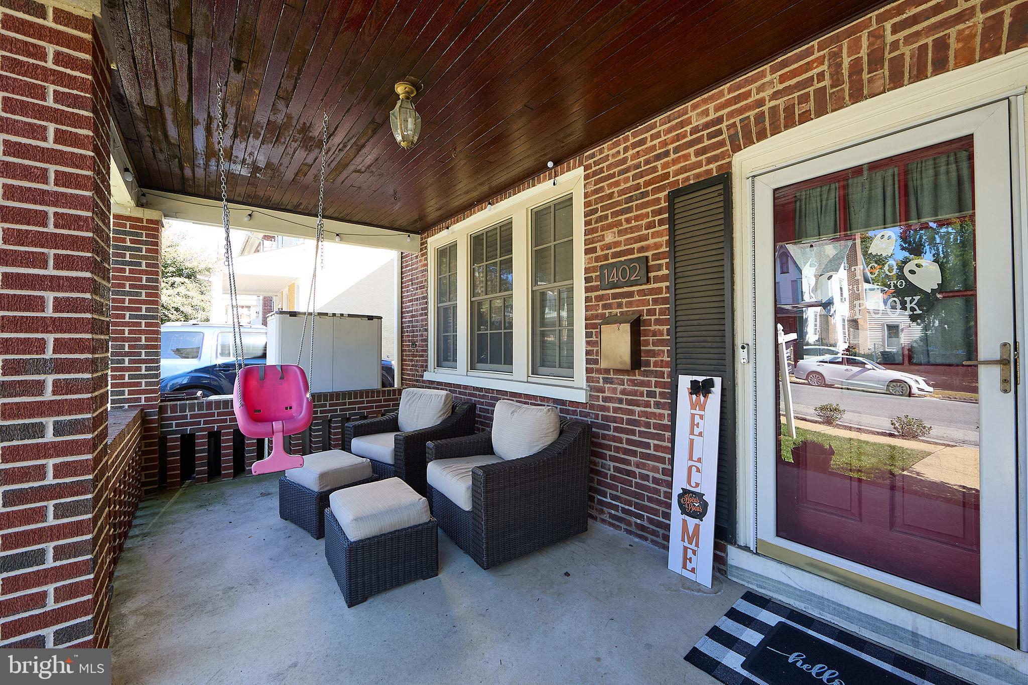 1402 RIVERVIEW AVENUE