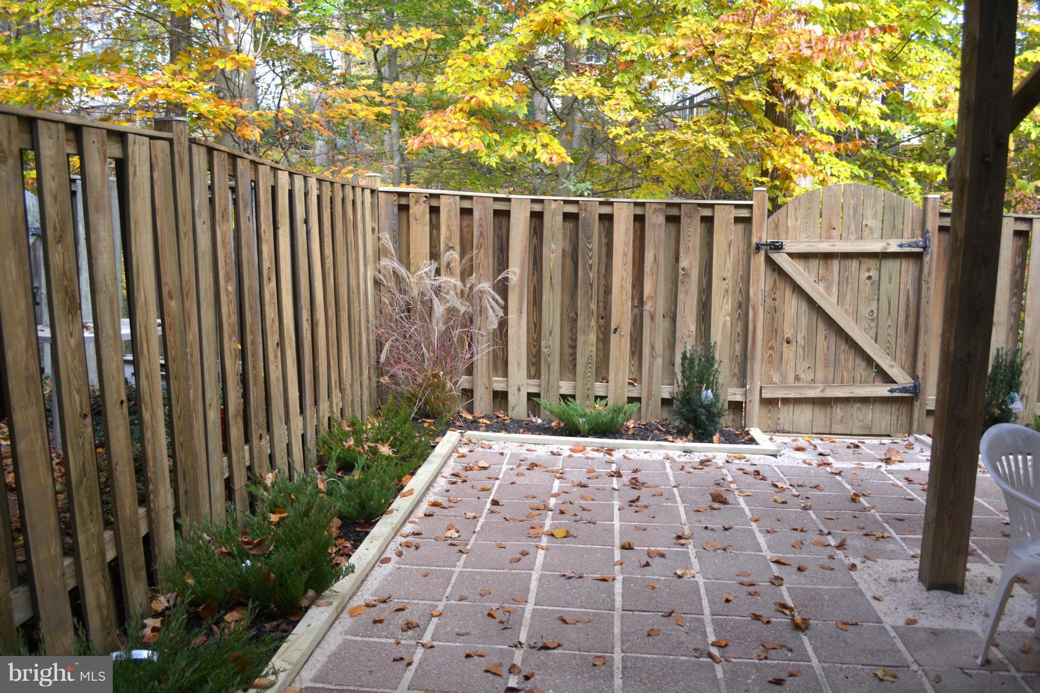 SPRINGFIELD OAKS - Residential