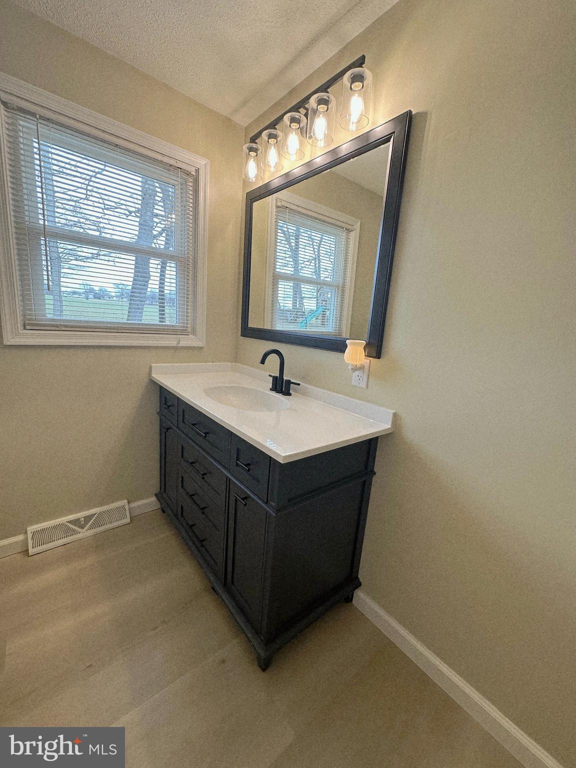 COLONIAL HEIGHTS - Residential